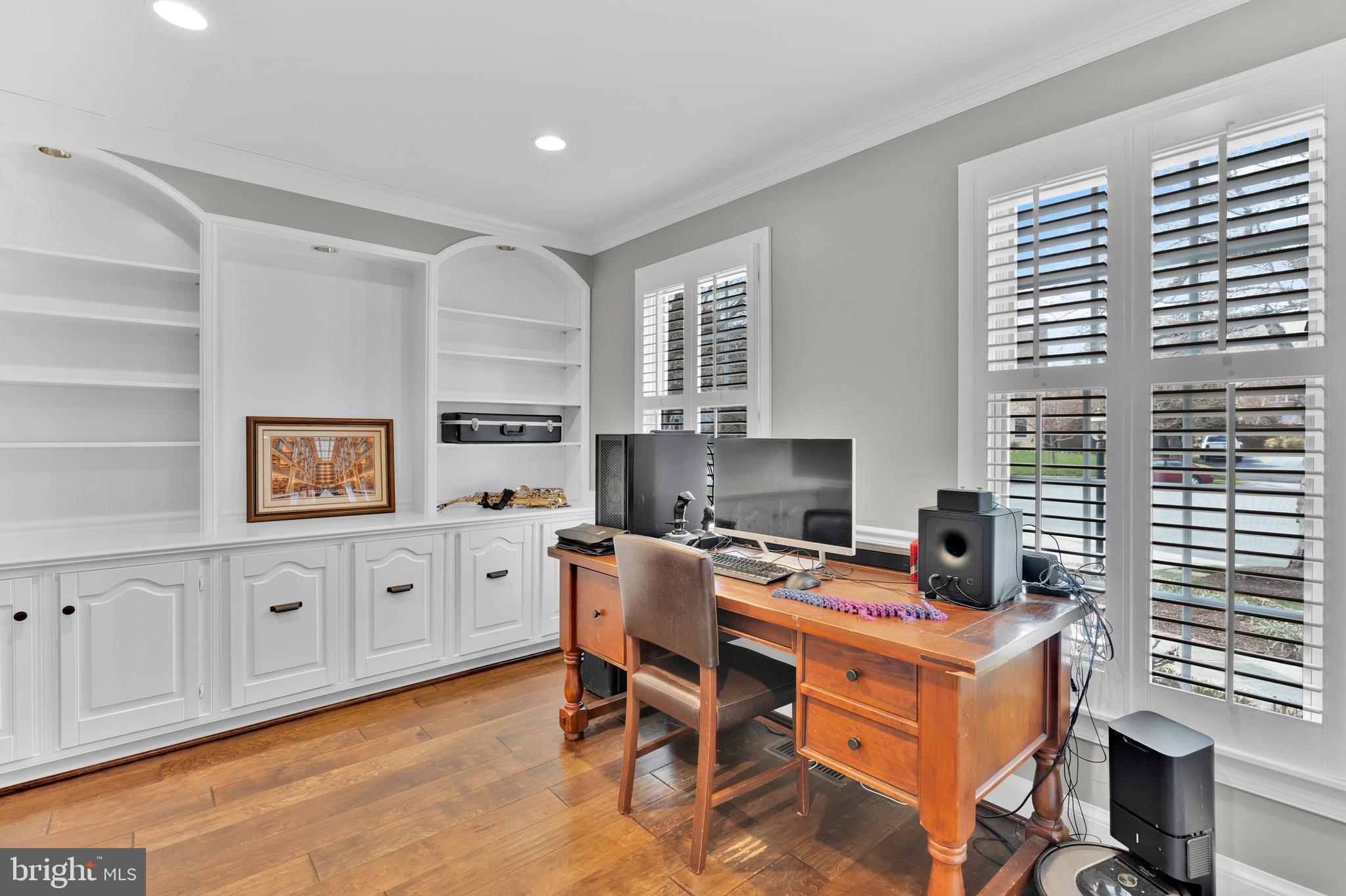 CHAIN BRIDGE SQUARE - Residential