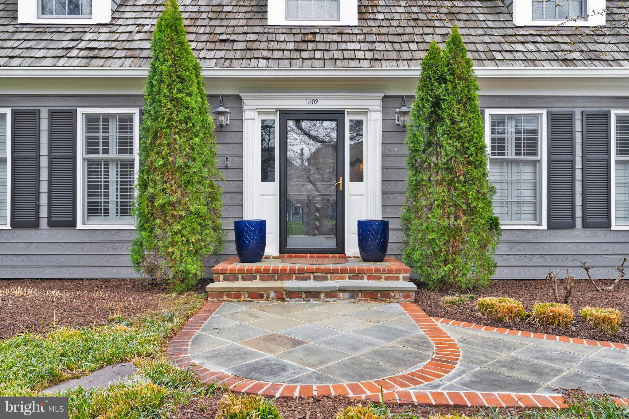 CHAIN BRIDGE SQUARE - Residential