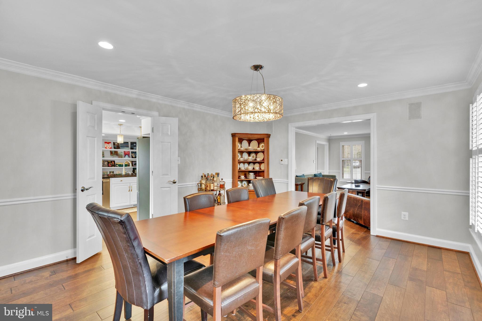 CHAIN BRIDGE SQUARE - Residential