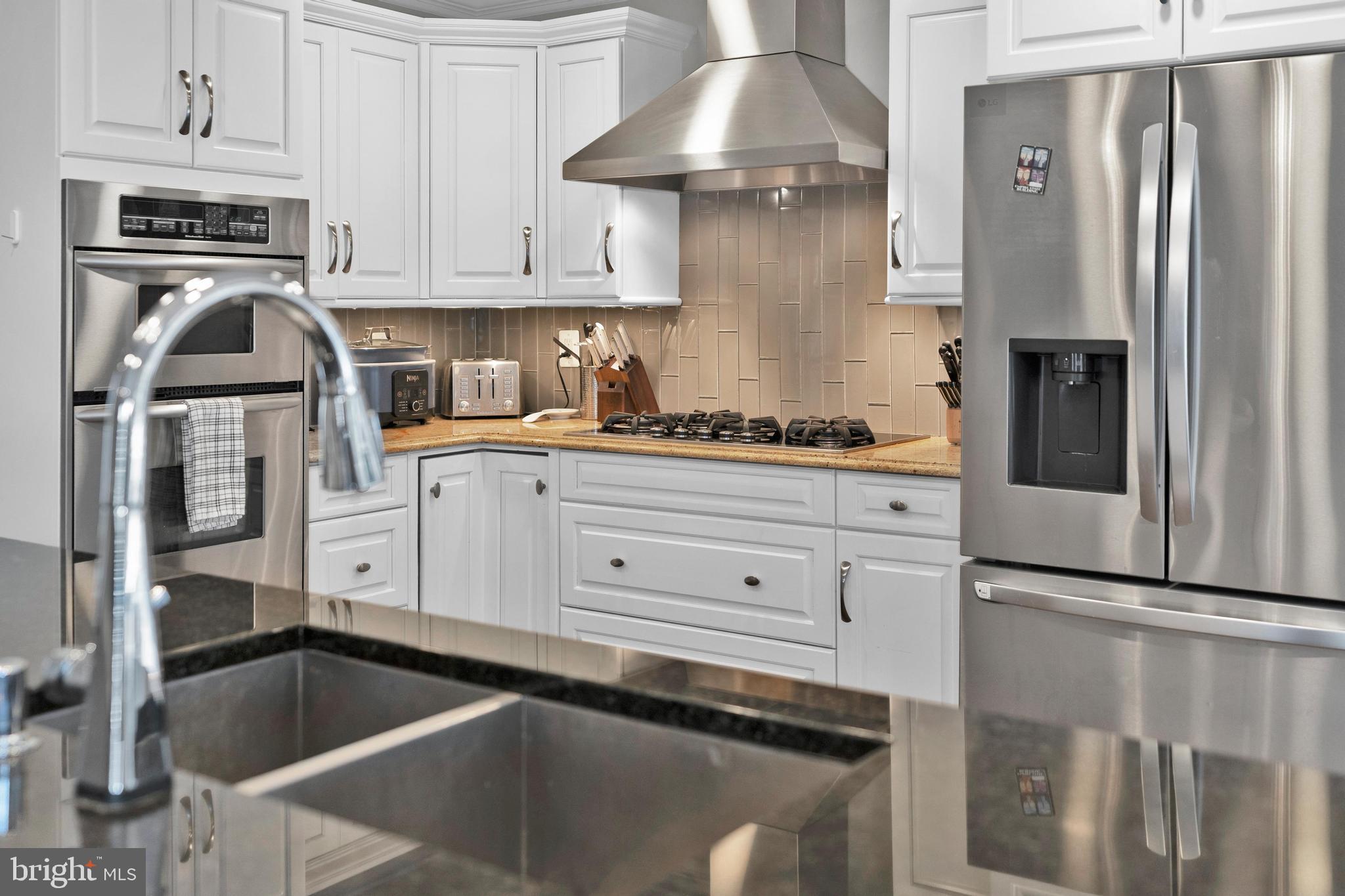 CHAIN BRIDGE SQUARE - Residential