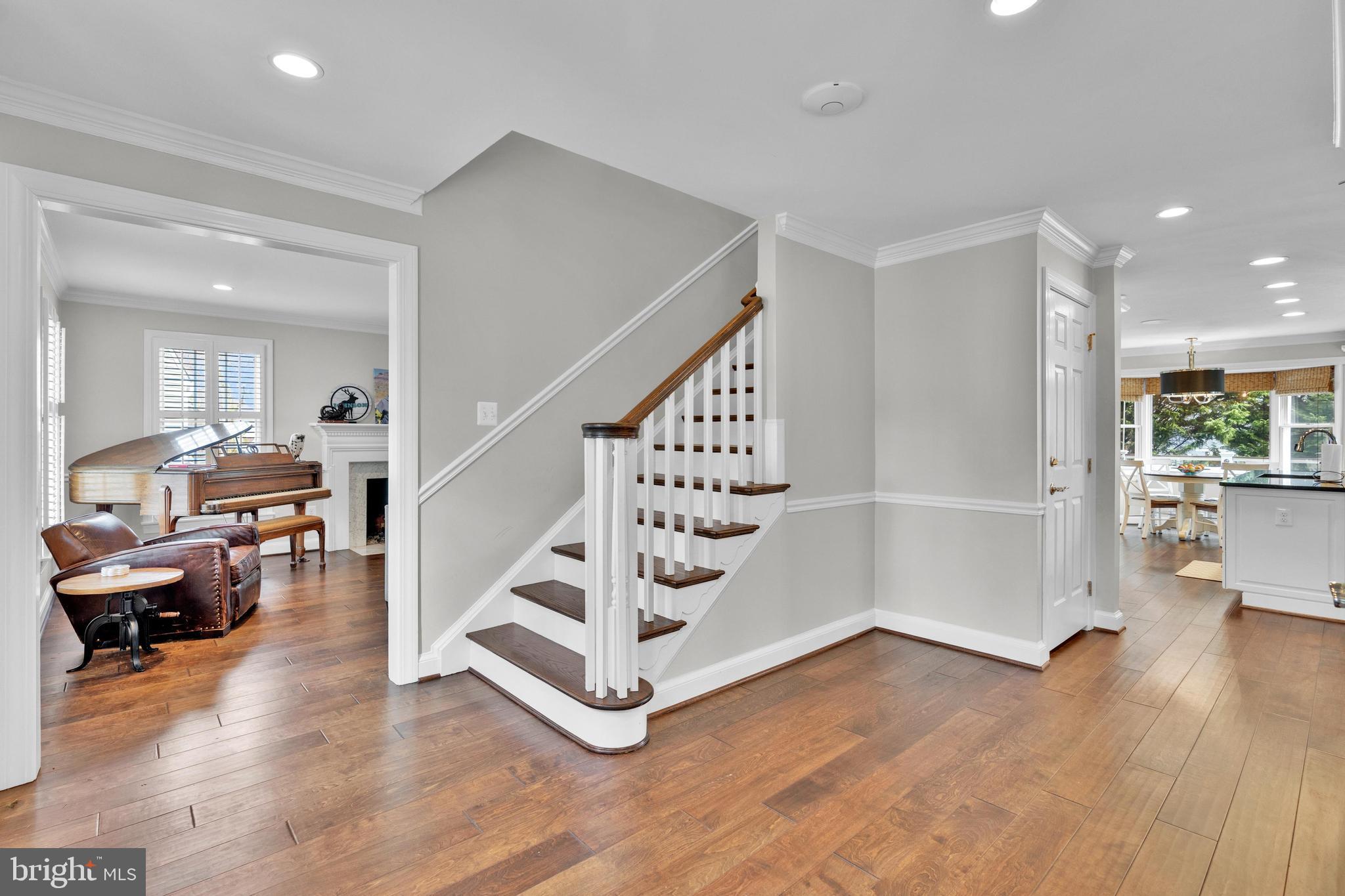 CHAIN BRIDGE SQUARE - Residential