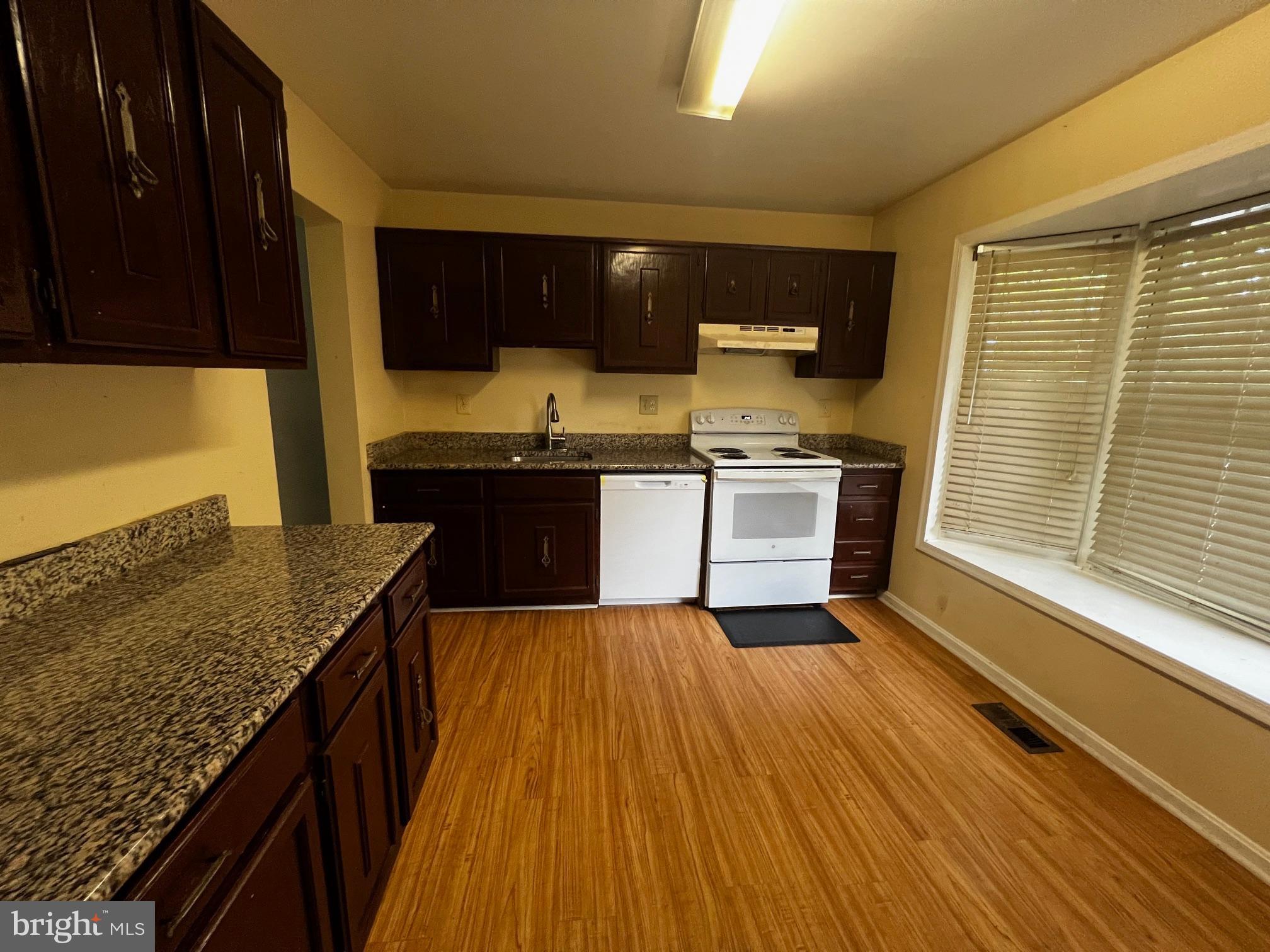 SHADY GROVE VILLAGE - Residential