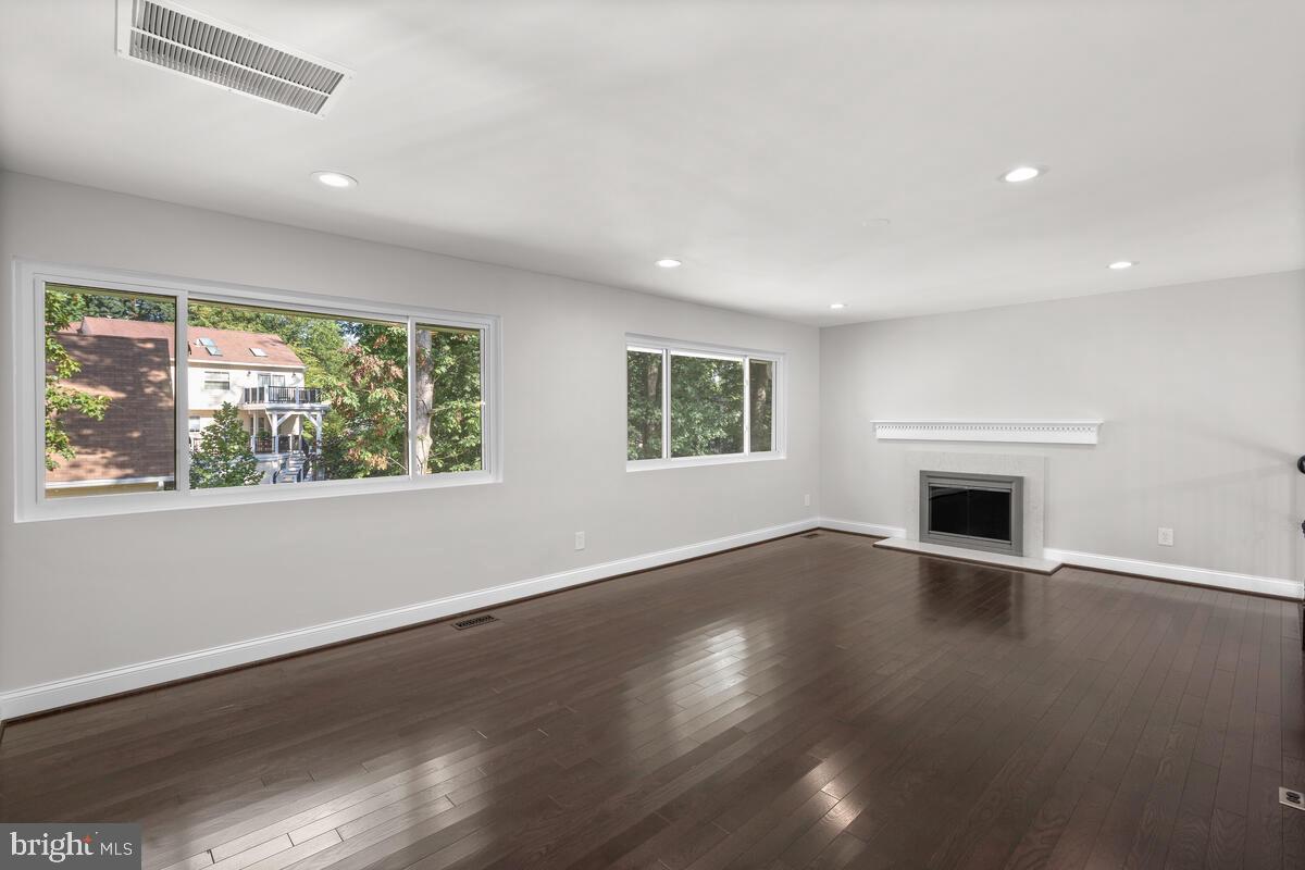 OLNEY SQUARE - Residential