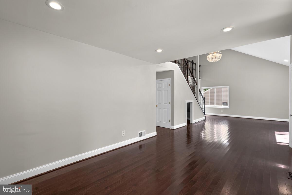 OLNEY SQUARE - Residential