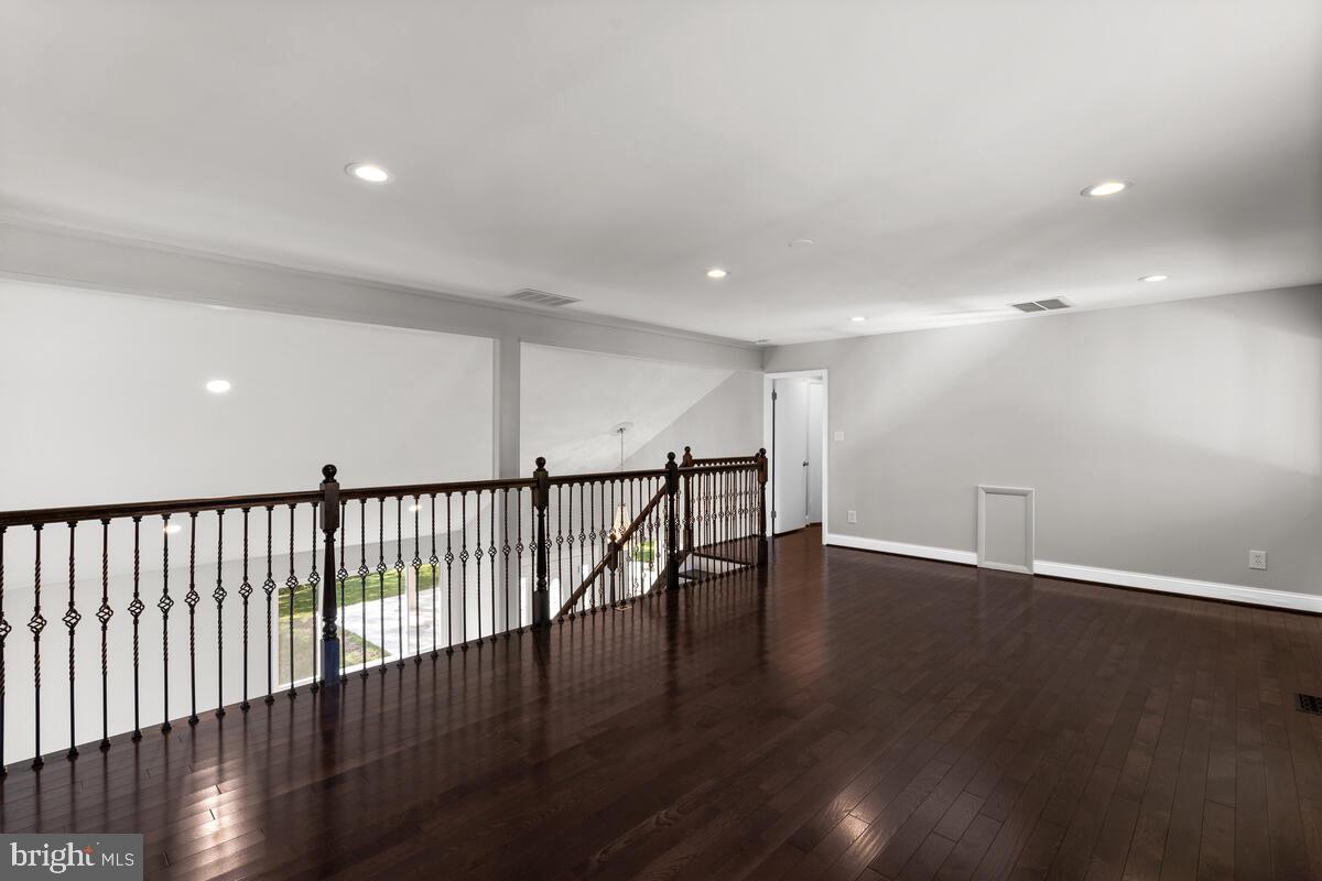 OLNEY SQUARE - Residential