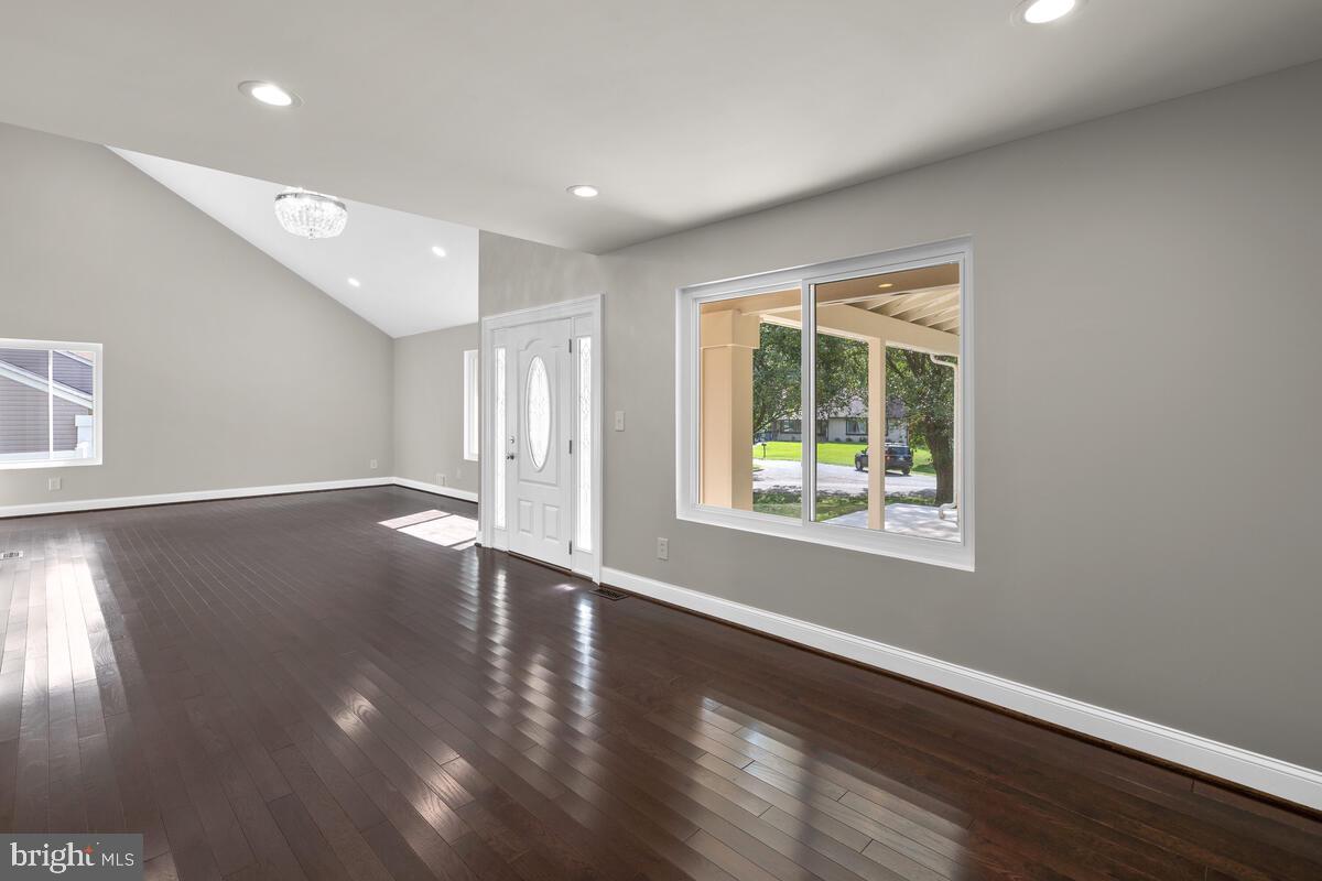 OLNEY SQUARE - Residential