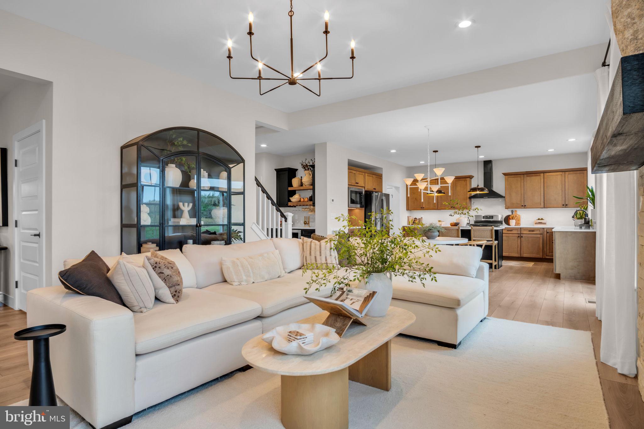 633 SUNSET BOULEVARD