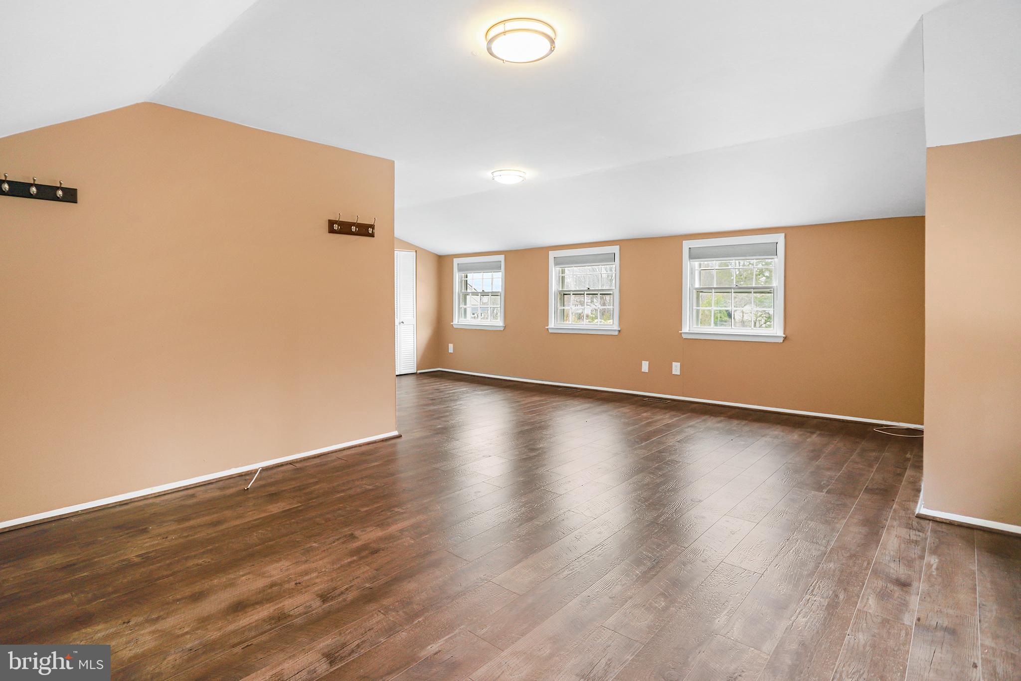 FOX VALLEY - Residential