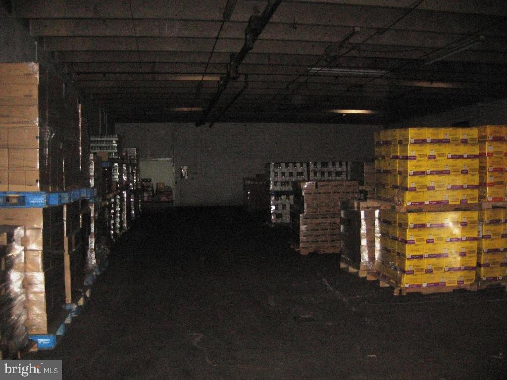 BOWMANSVILLE - Commercial Sale