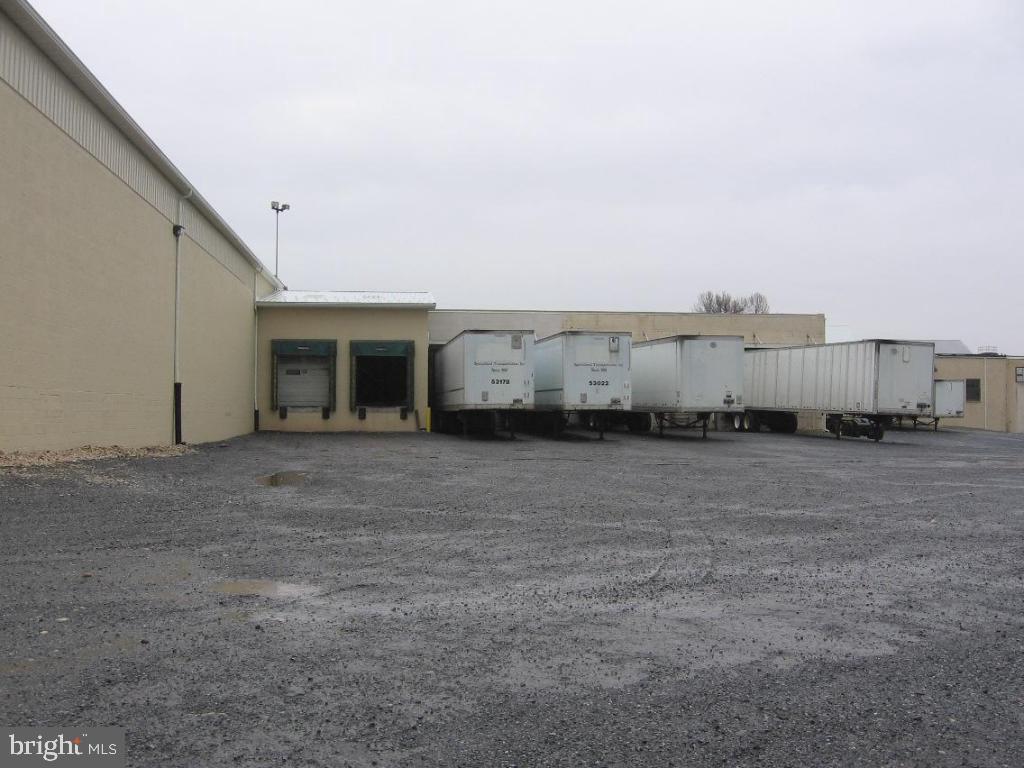 BOWMANSVILLE - Commercial Sale