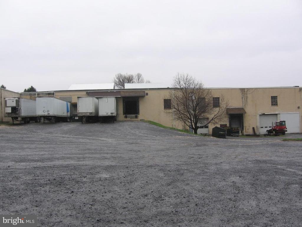 BOWMANSVILLE - Commercial Sale