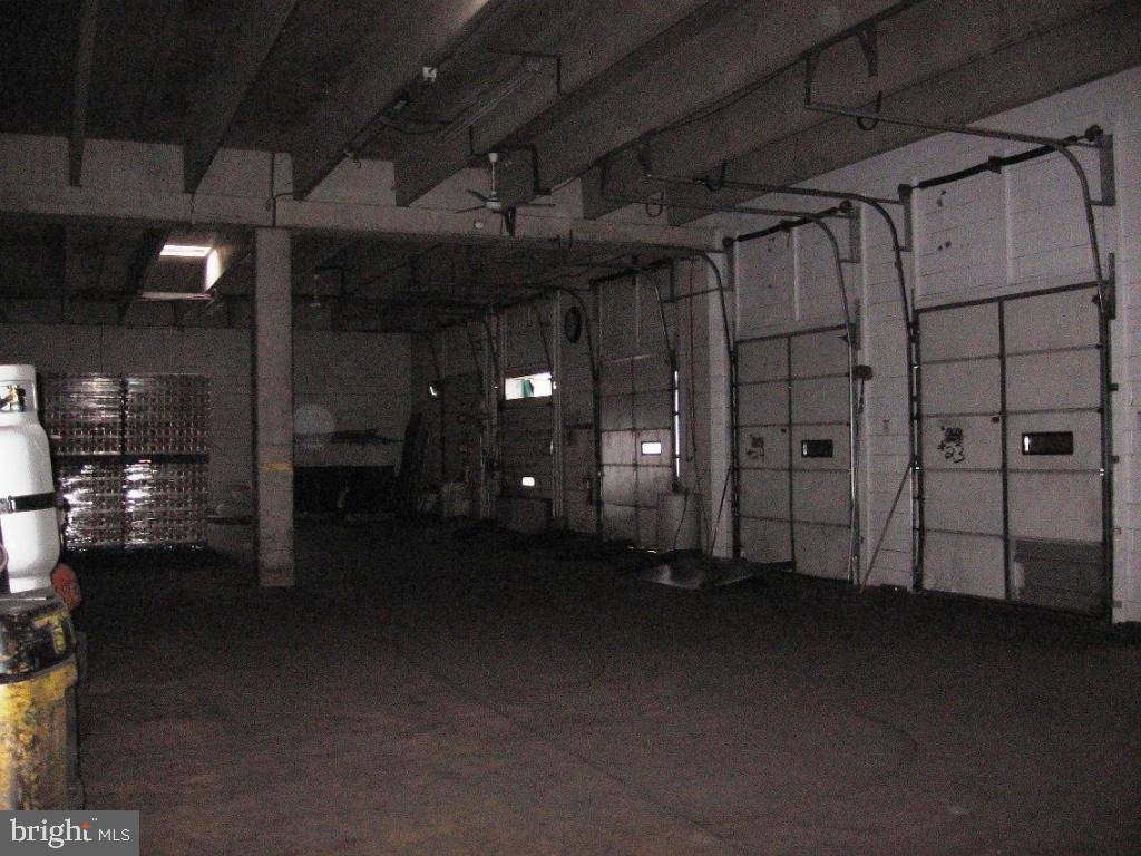 BOWMANSVILLE - Commercial Sale