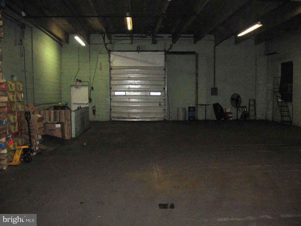 BOWMANSVILLE - Commercial Sale