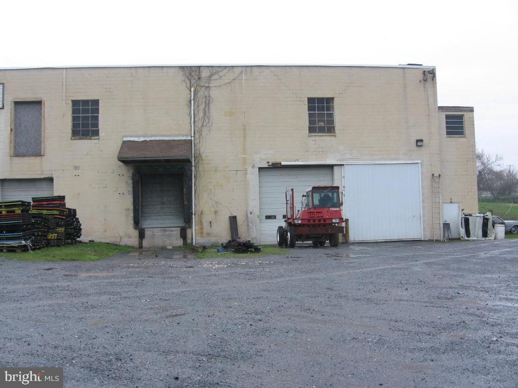 BOWMANSVILLE - Commercial Sale