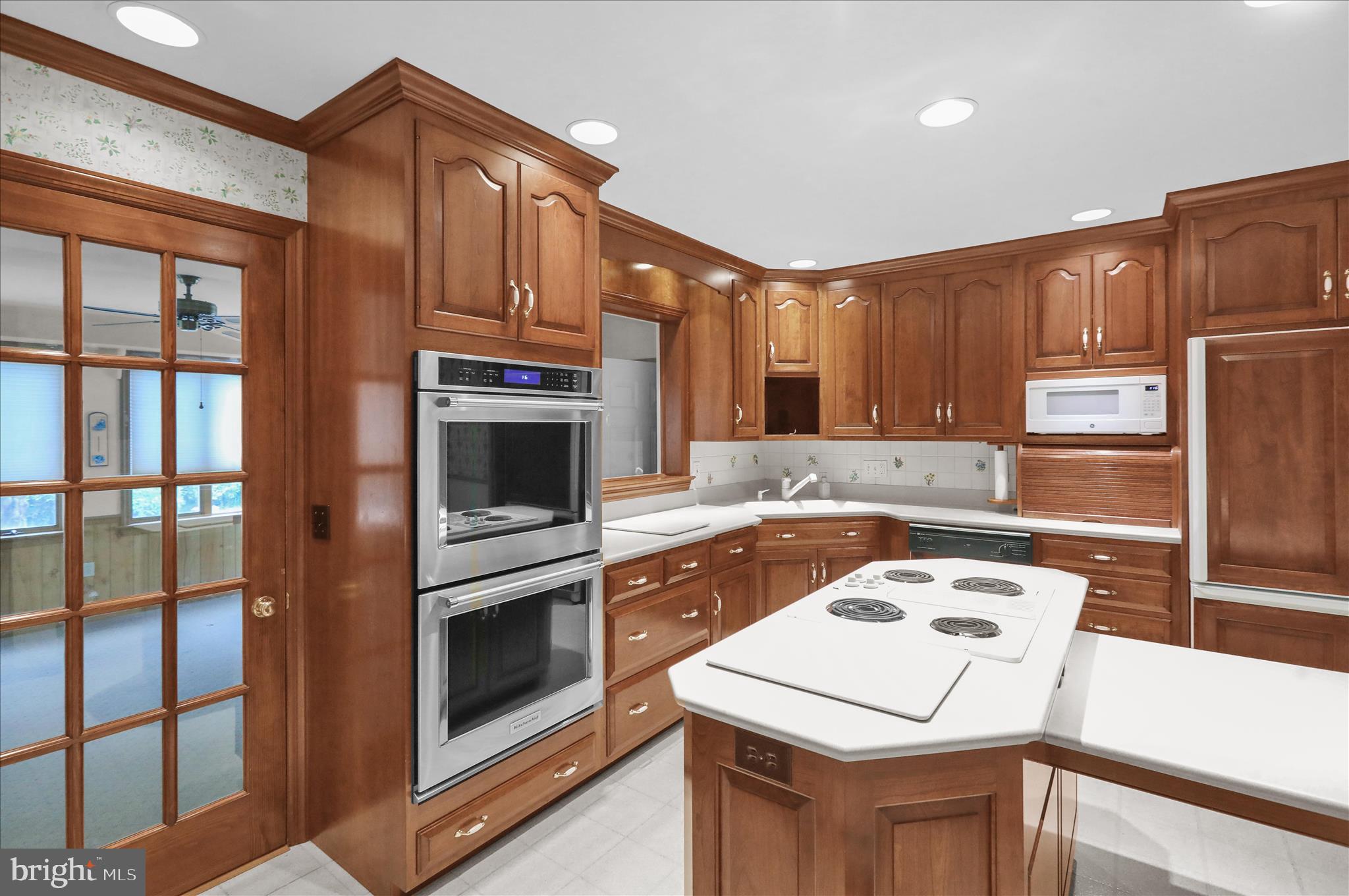 SCHOOL LANE HILLS - Residential