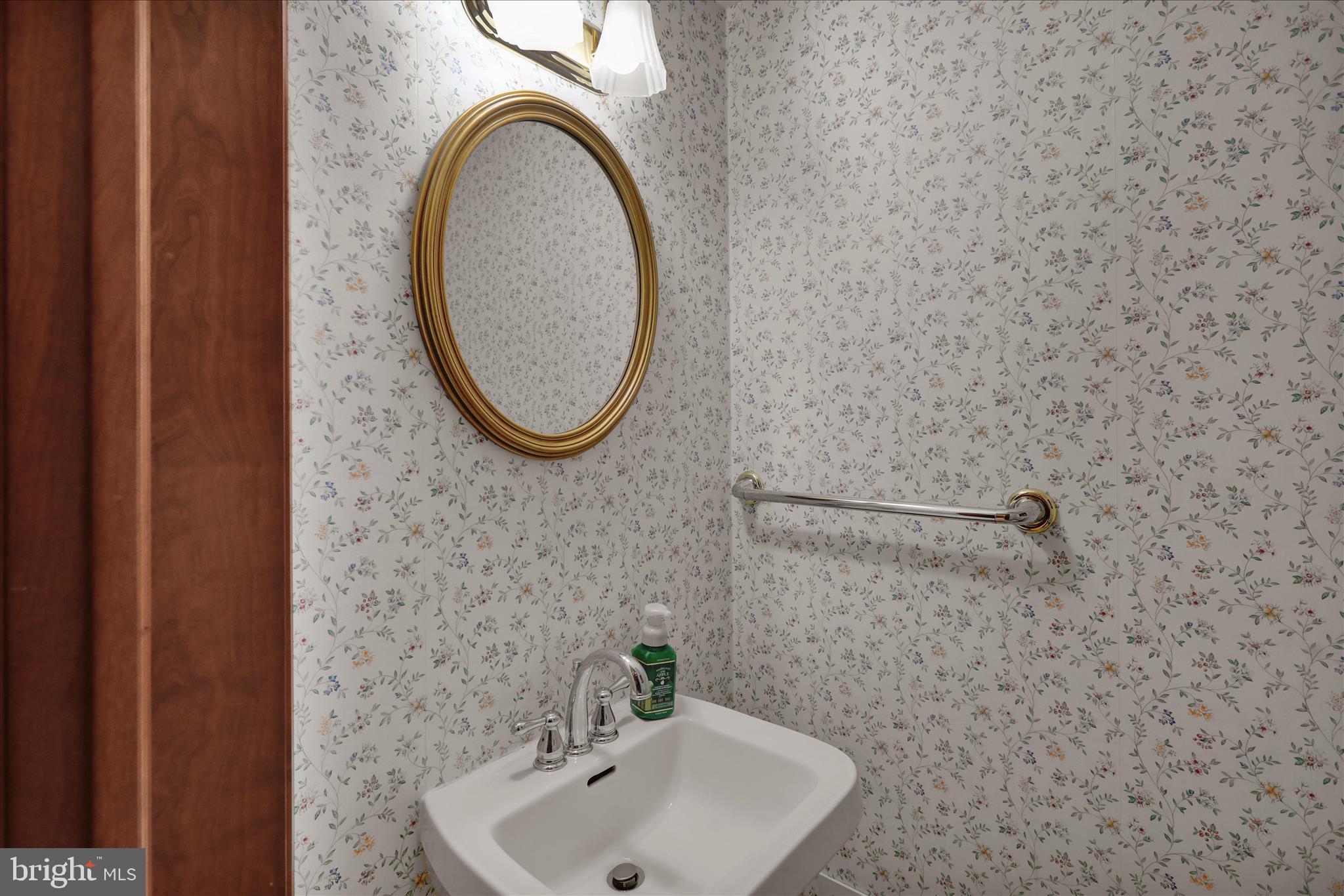 SCHOOL LANE HILLS - Residential