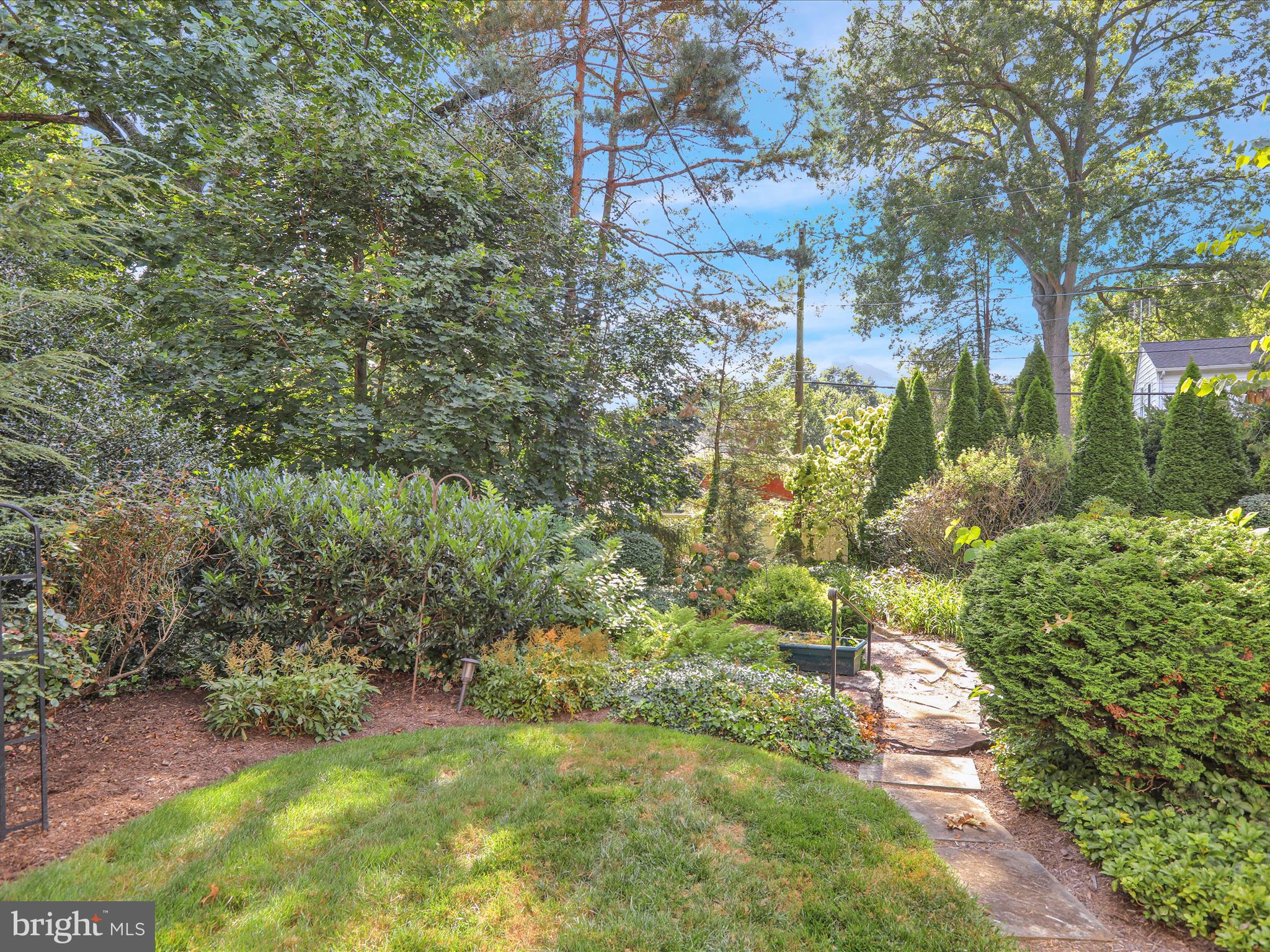 SCHOOL LANE HILLS - Residential