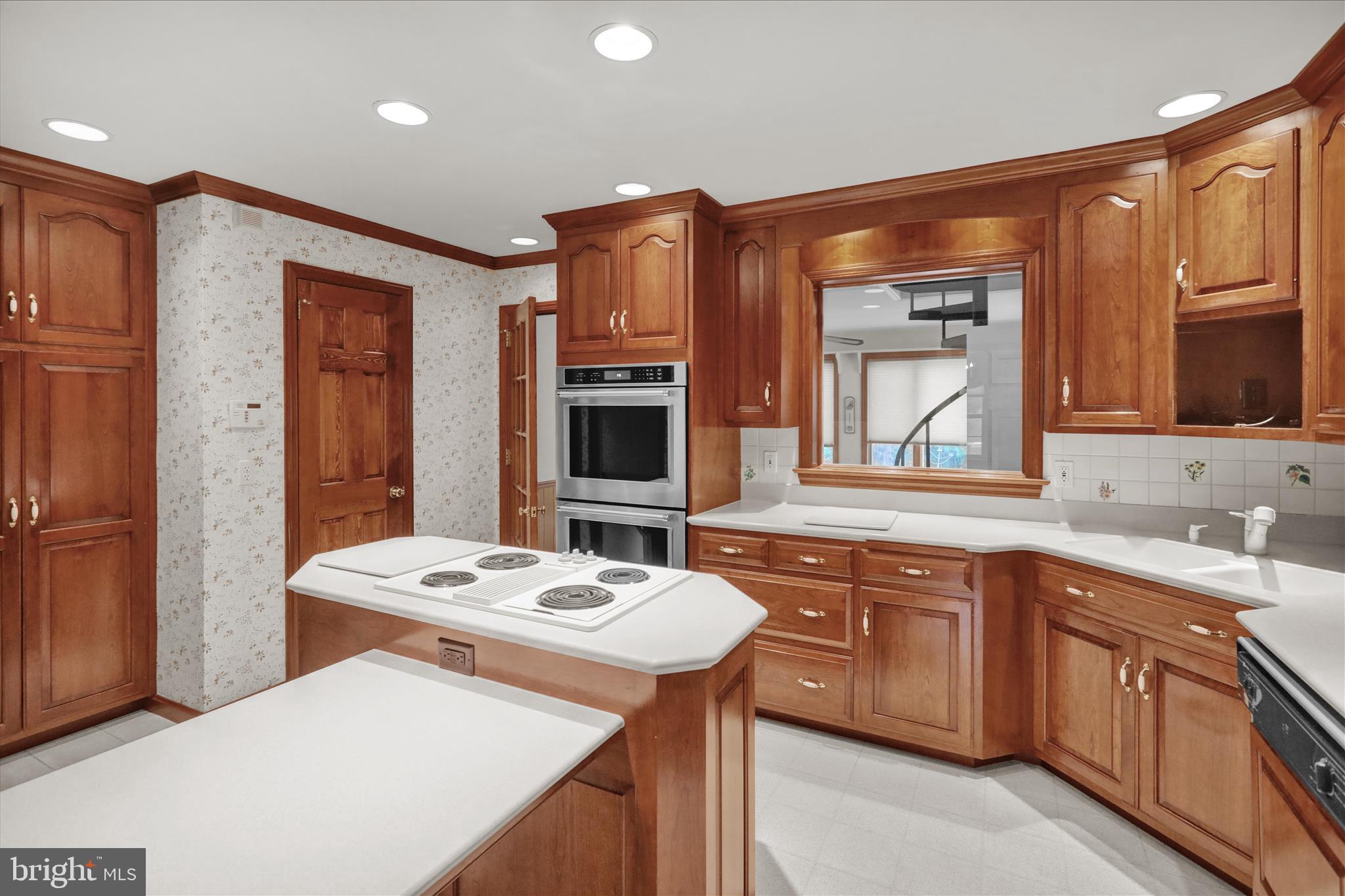 SCHOOL LANE HILLS - Residential