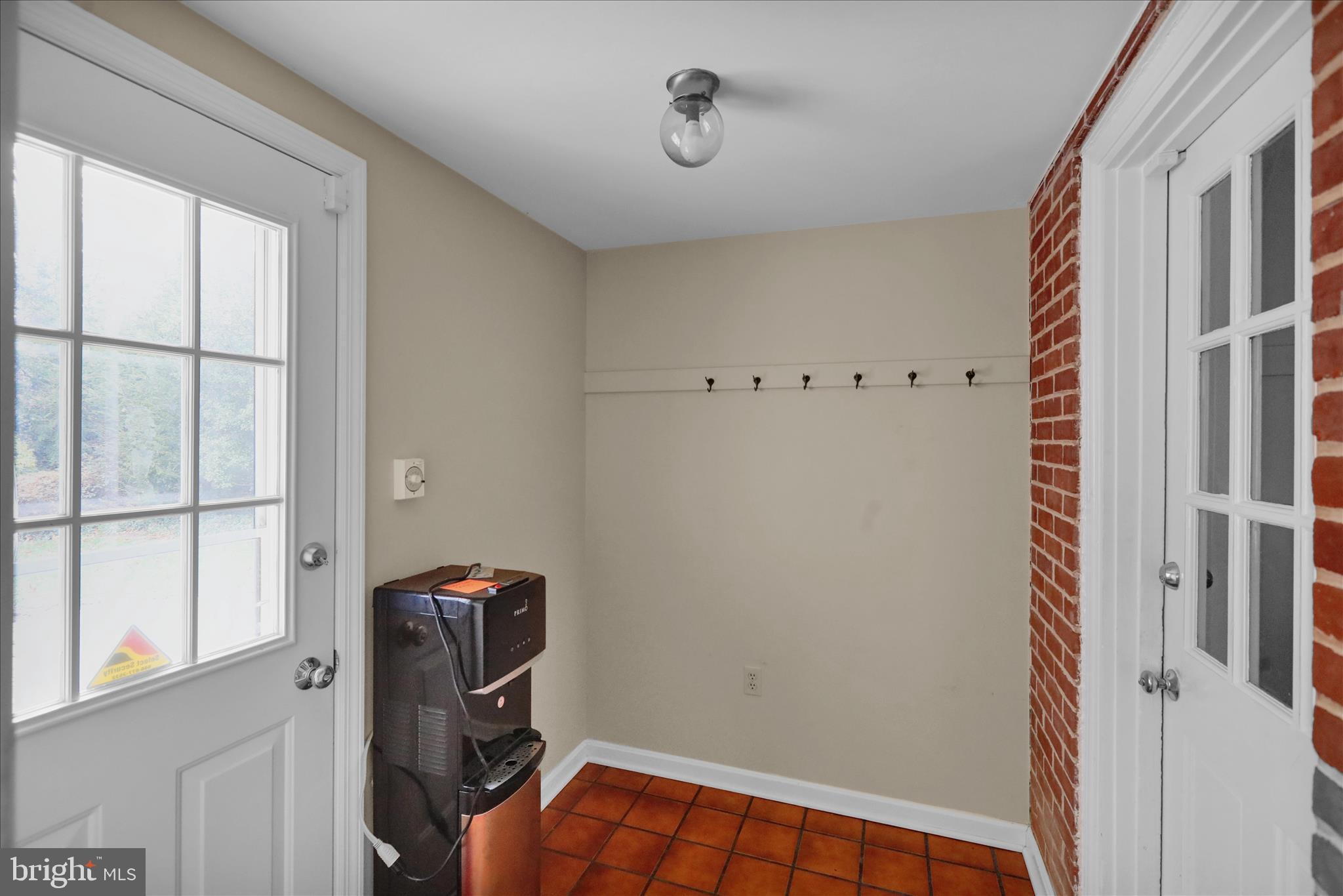 SCHOOL LANE HILLS - Residential