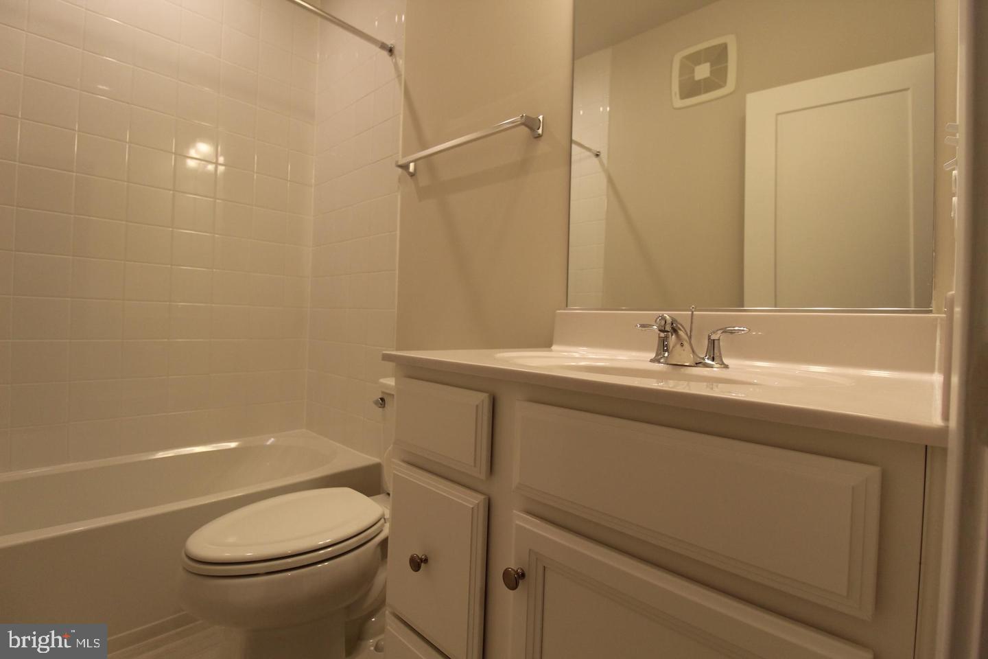 ASHBROOK PLACE - Residential Lease