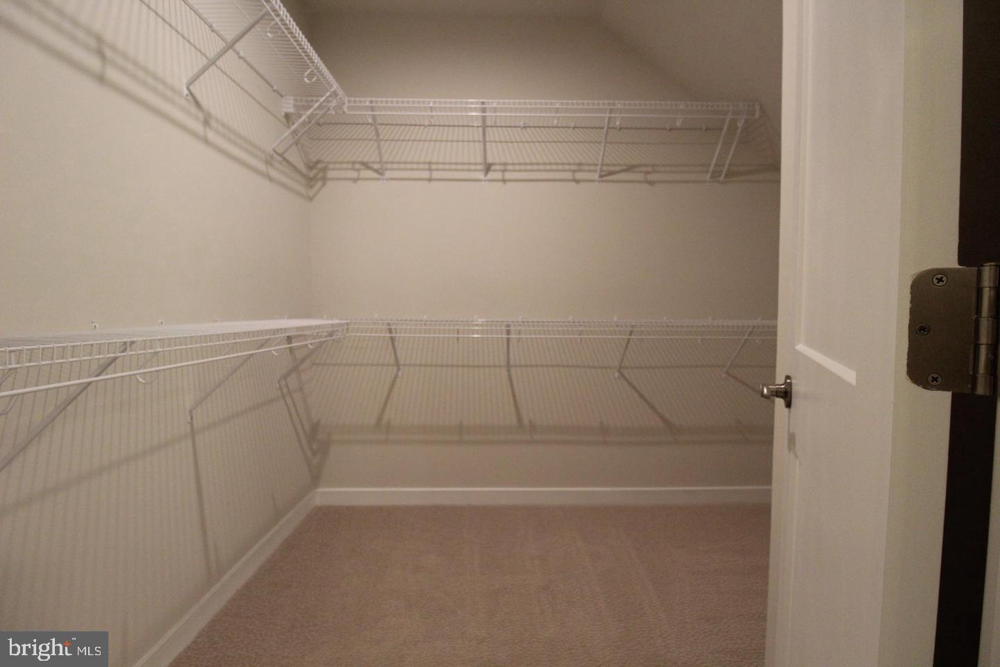 ASHBROOK PLACE - Residential Lease