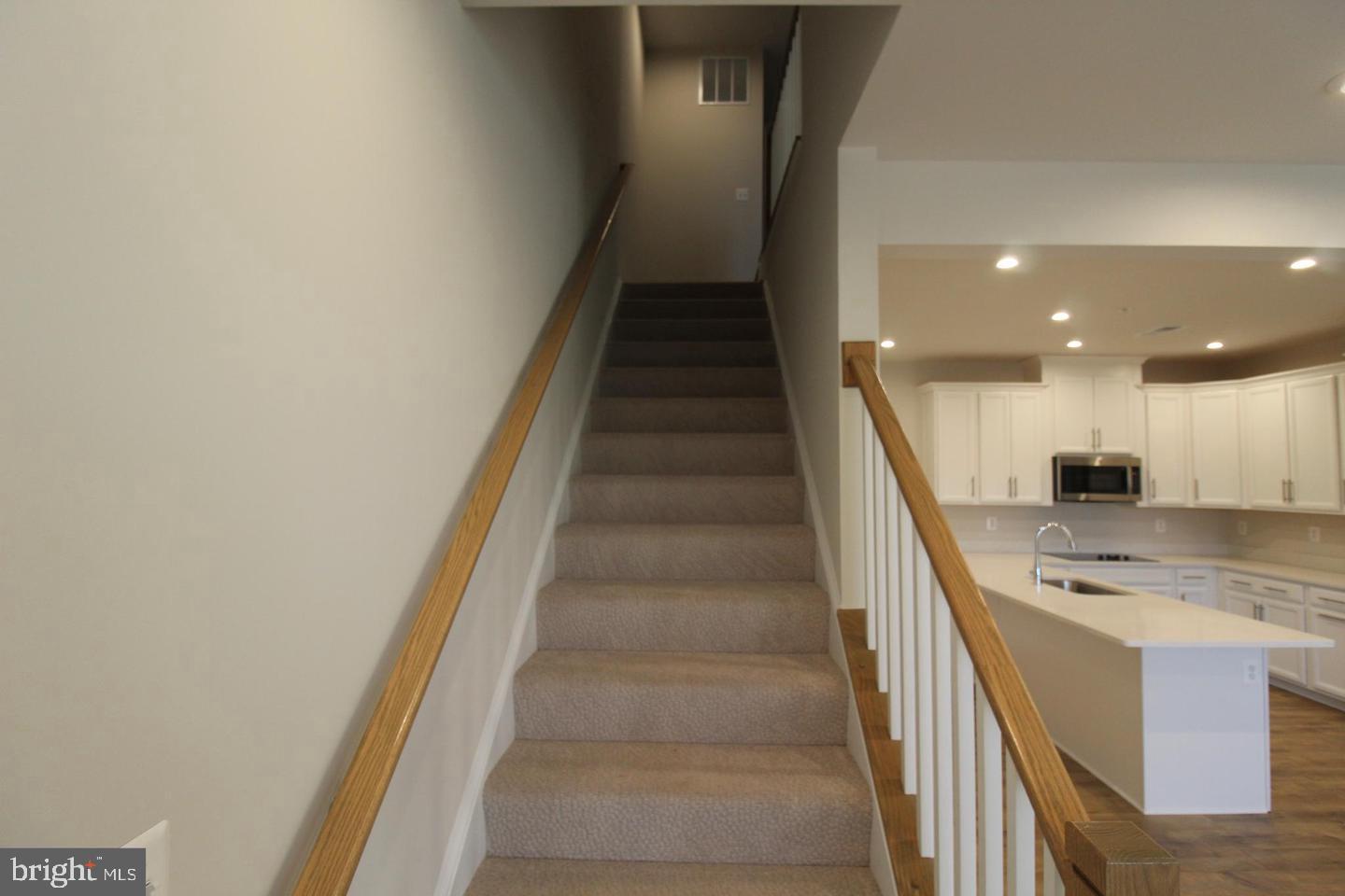 ASHBROOK PLACE - Residential Lease