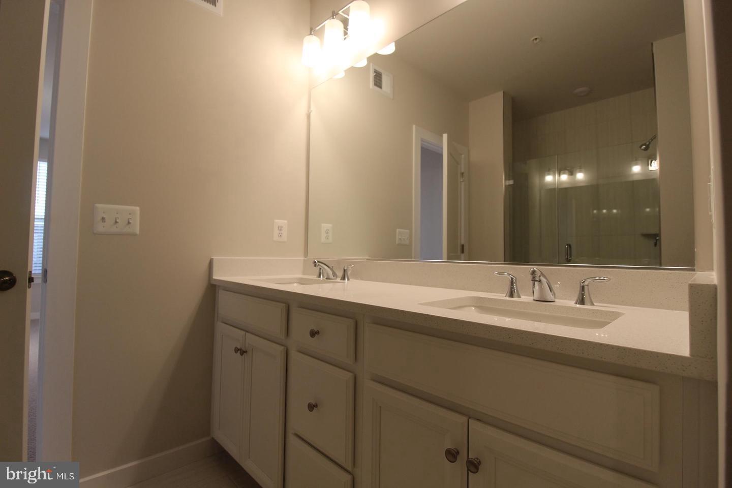 ASHBROOK PLACE - Residential Lease