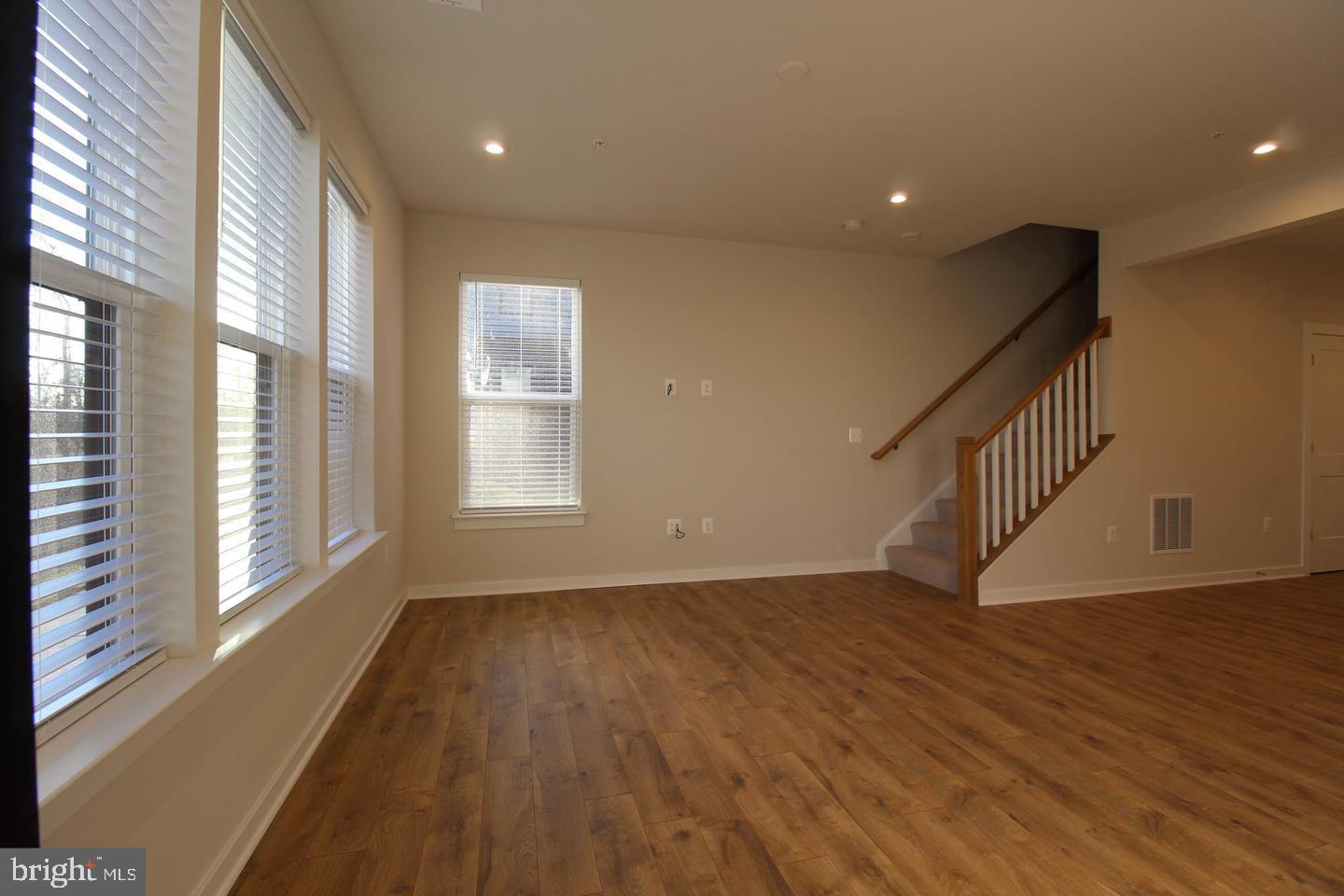 ASHBROOK PLACE - Residential Lease