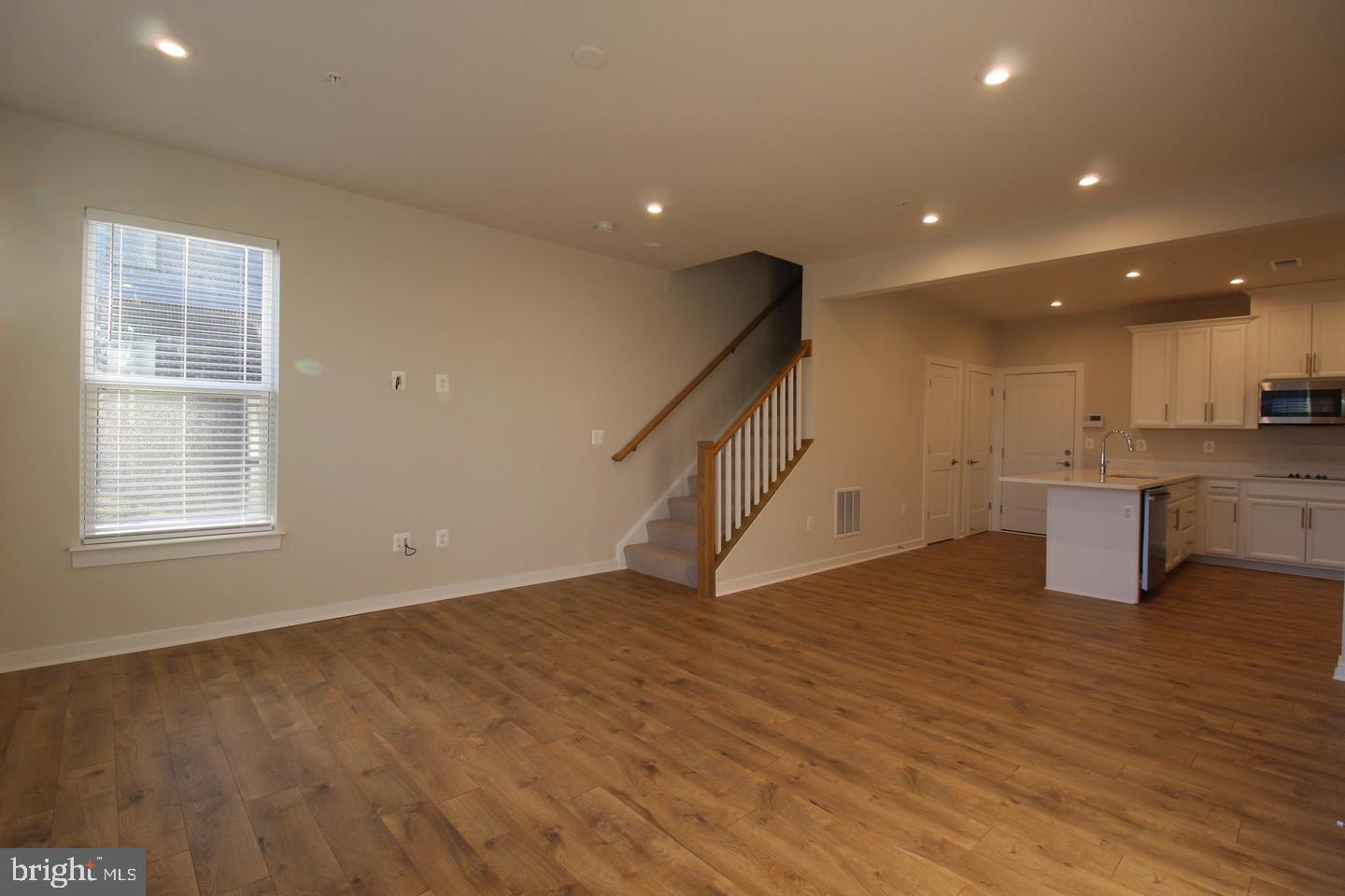 ASHBROOK PLACE - Residential Lease