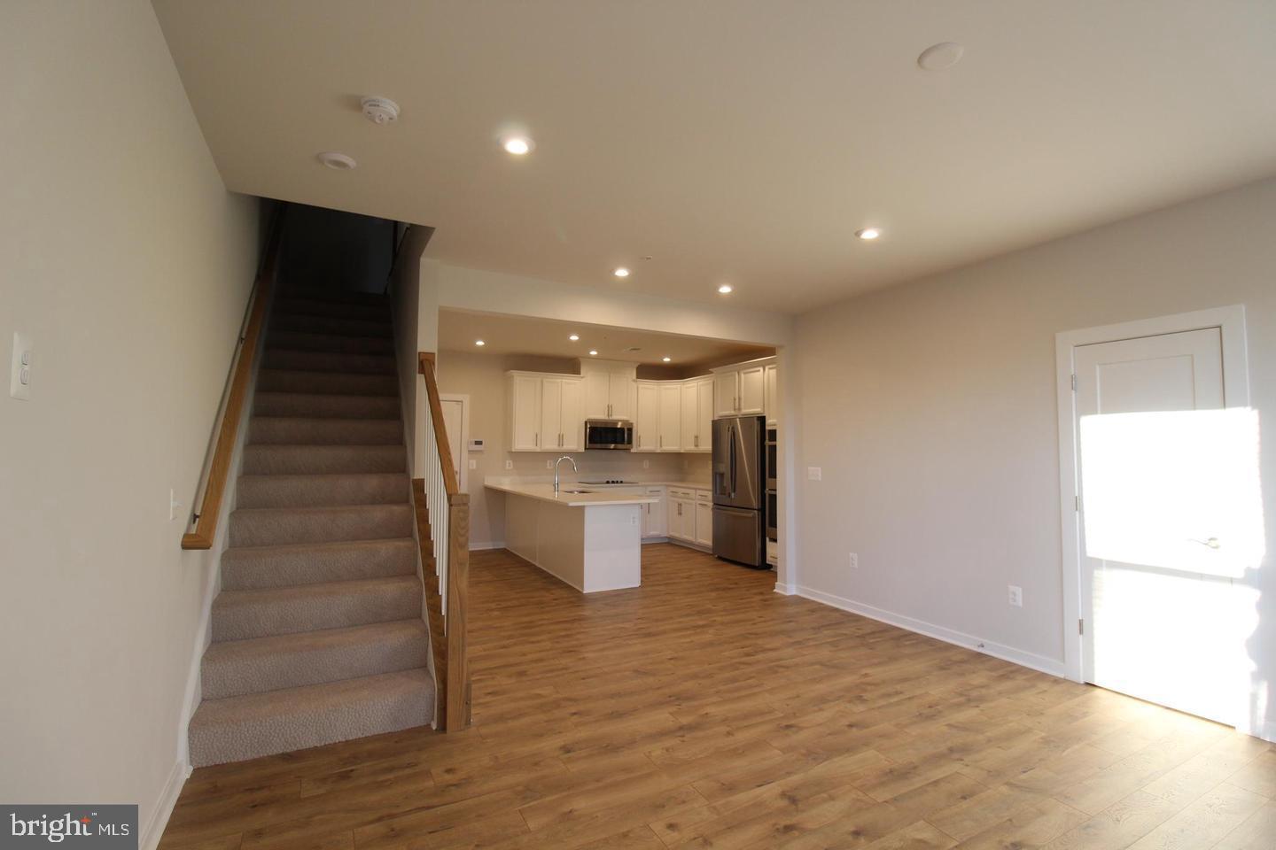 ASHBROOK PLACE - Residential Lease