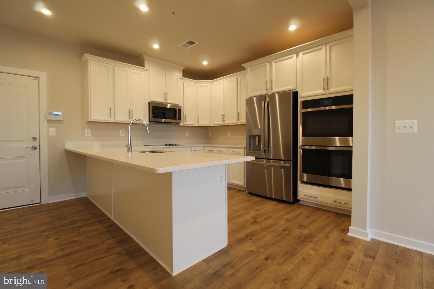 ASHBROOK PLACE - Residential Lease