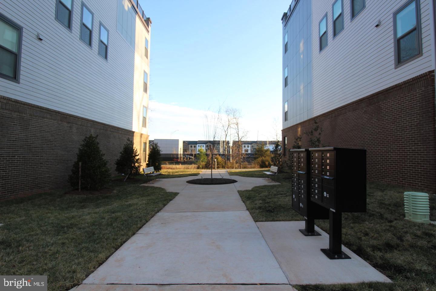 ASHBROOK PLACE - Residential Lease