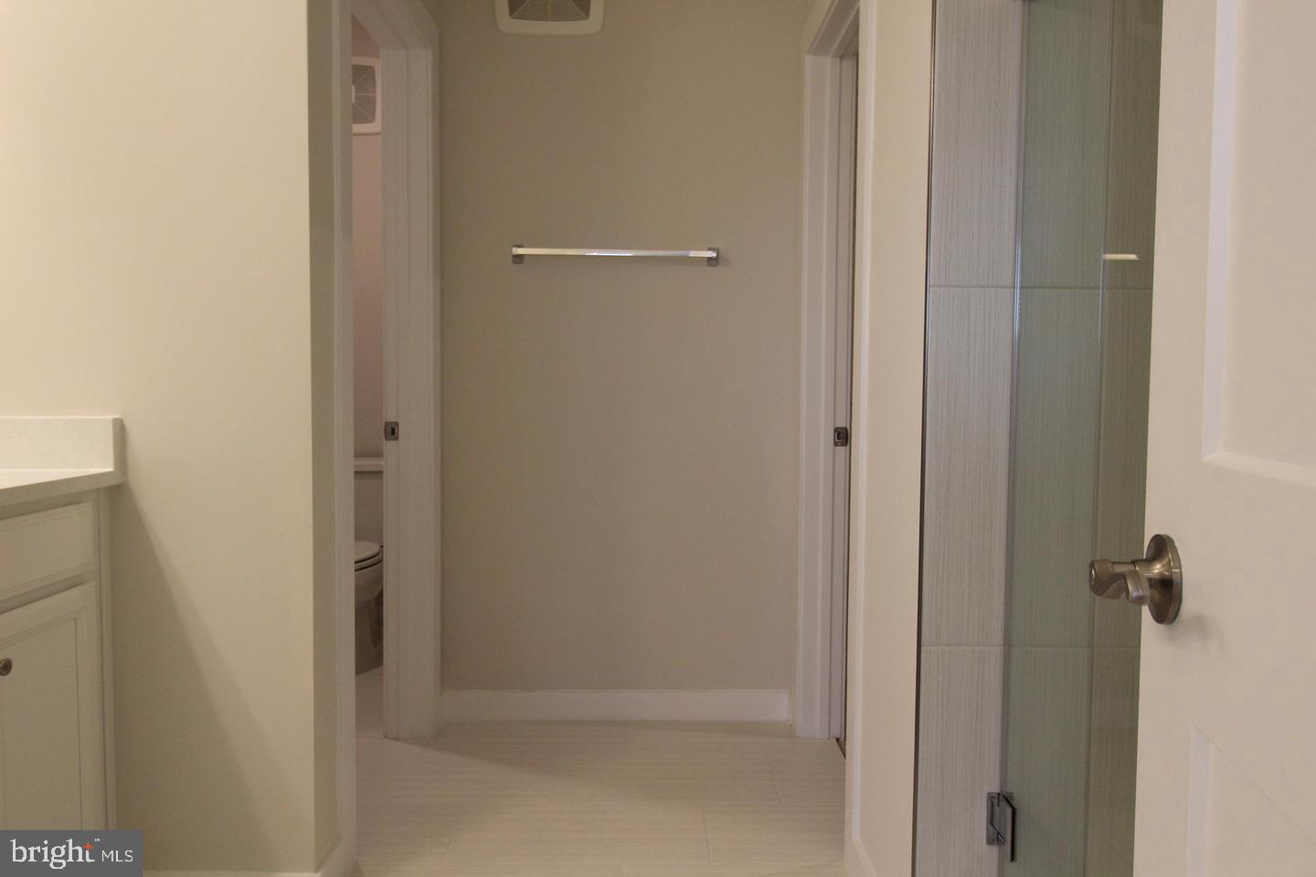 ASHBROOK PLACE - Residential Lease