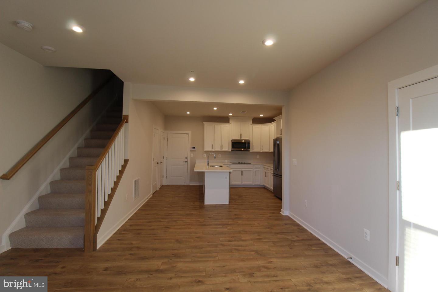 ASHBROOK PLACE - Residential Lease