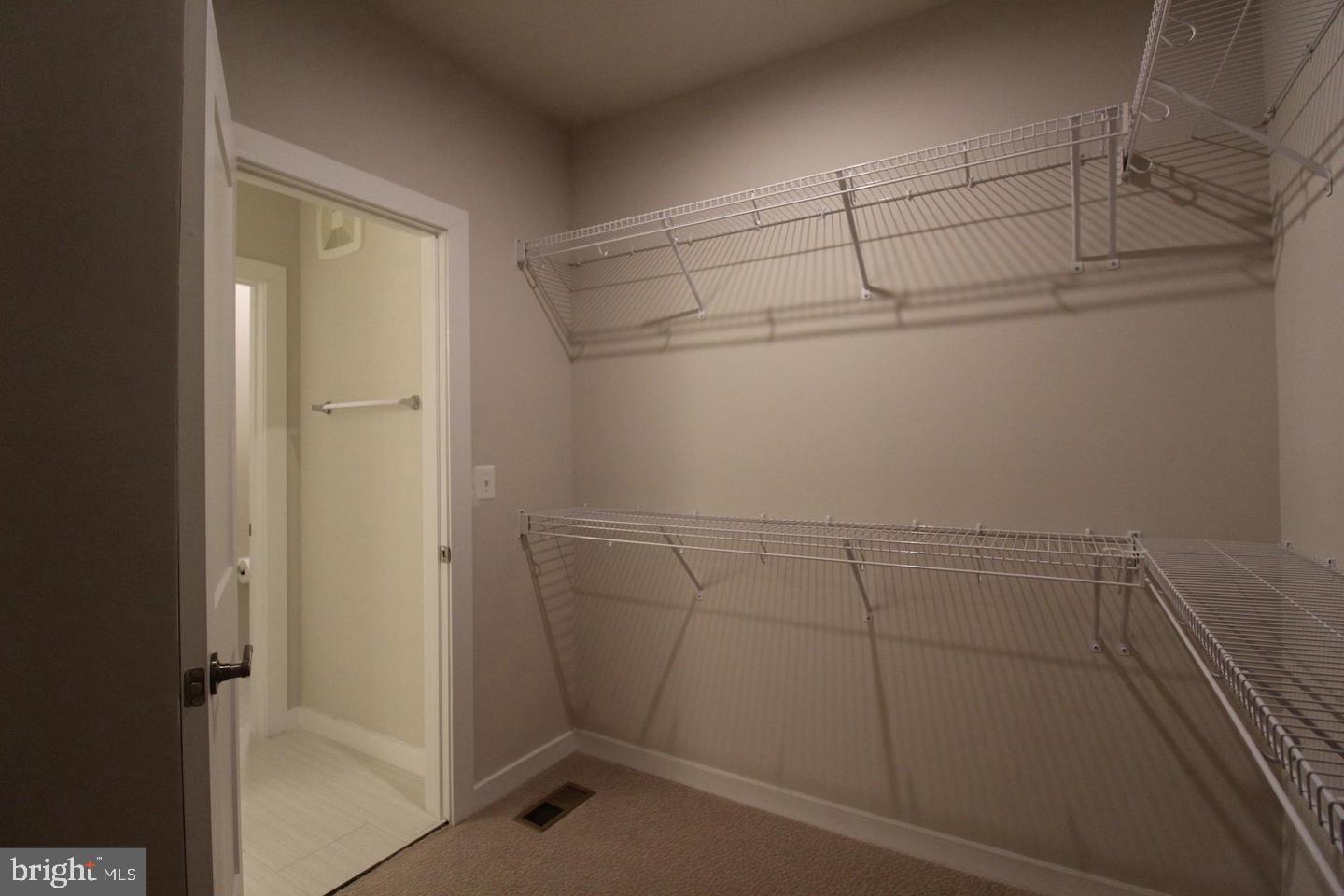 ASHBROOK PLACE - Residential Lease