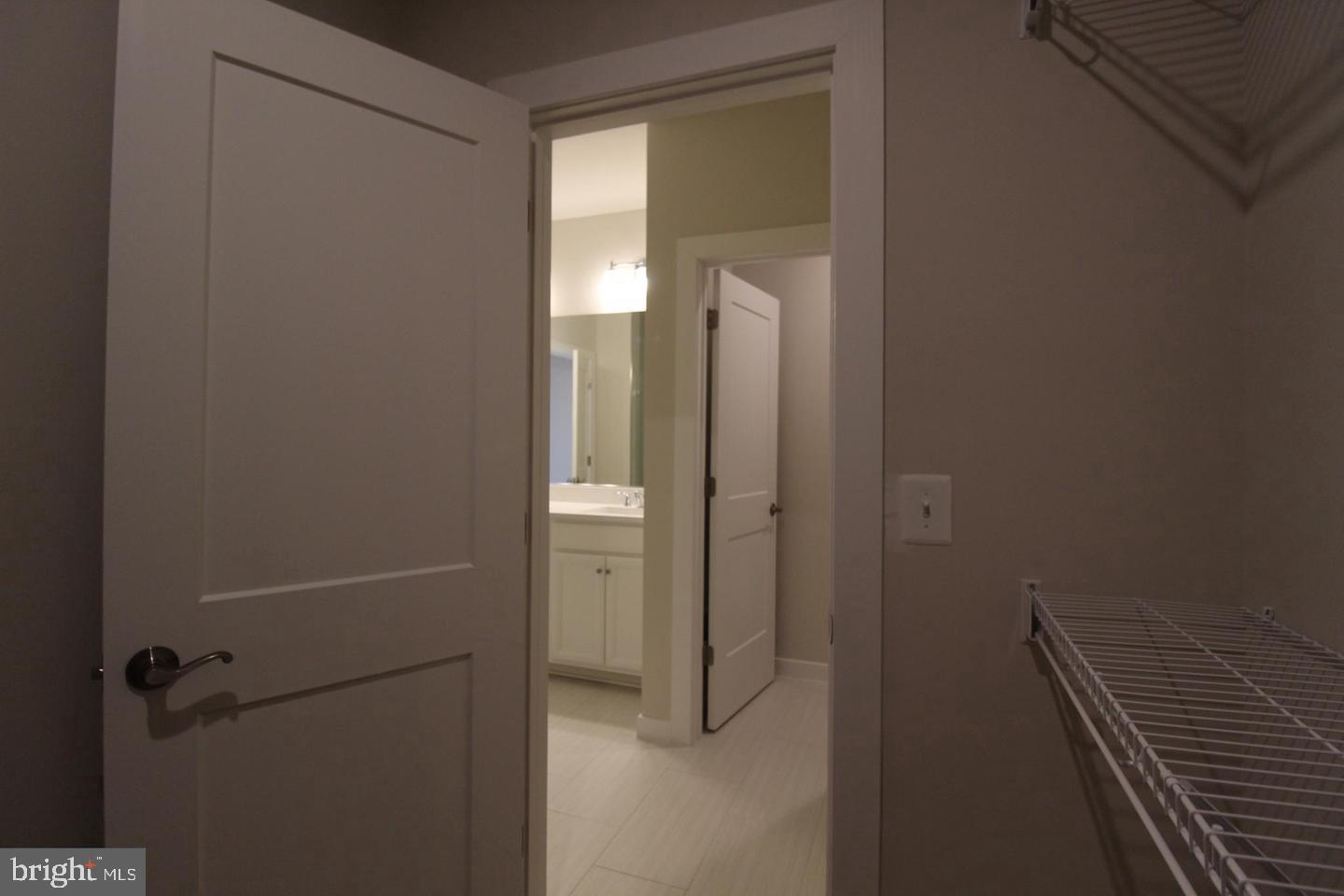 ASHBROOK PLACE - Residential Lease