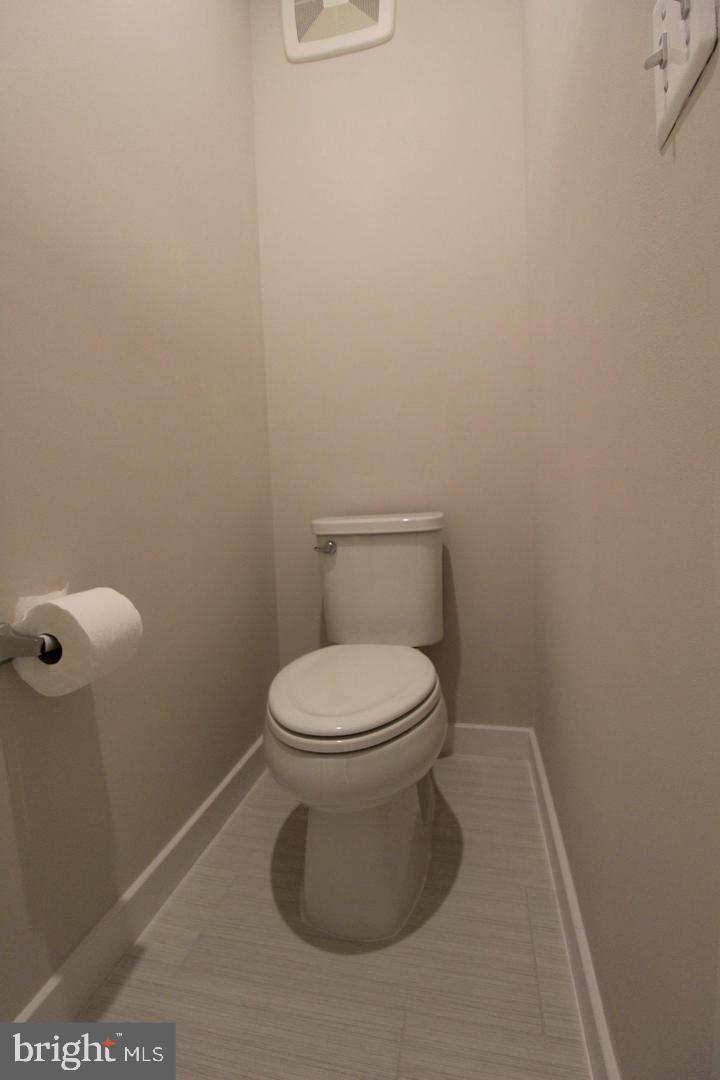 ASHBROOK PLACE - Residential Lease