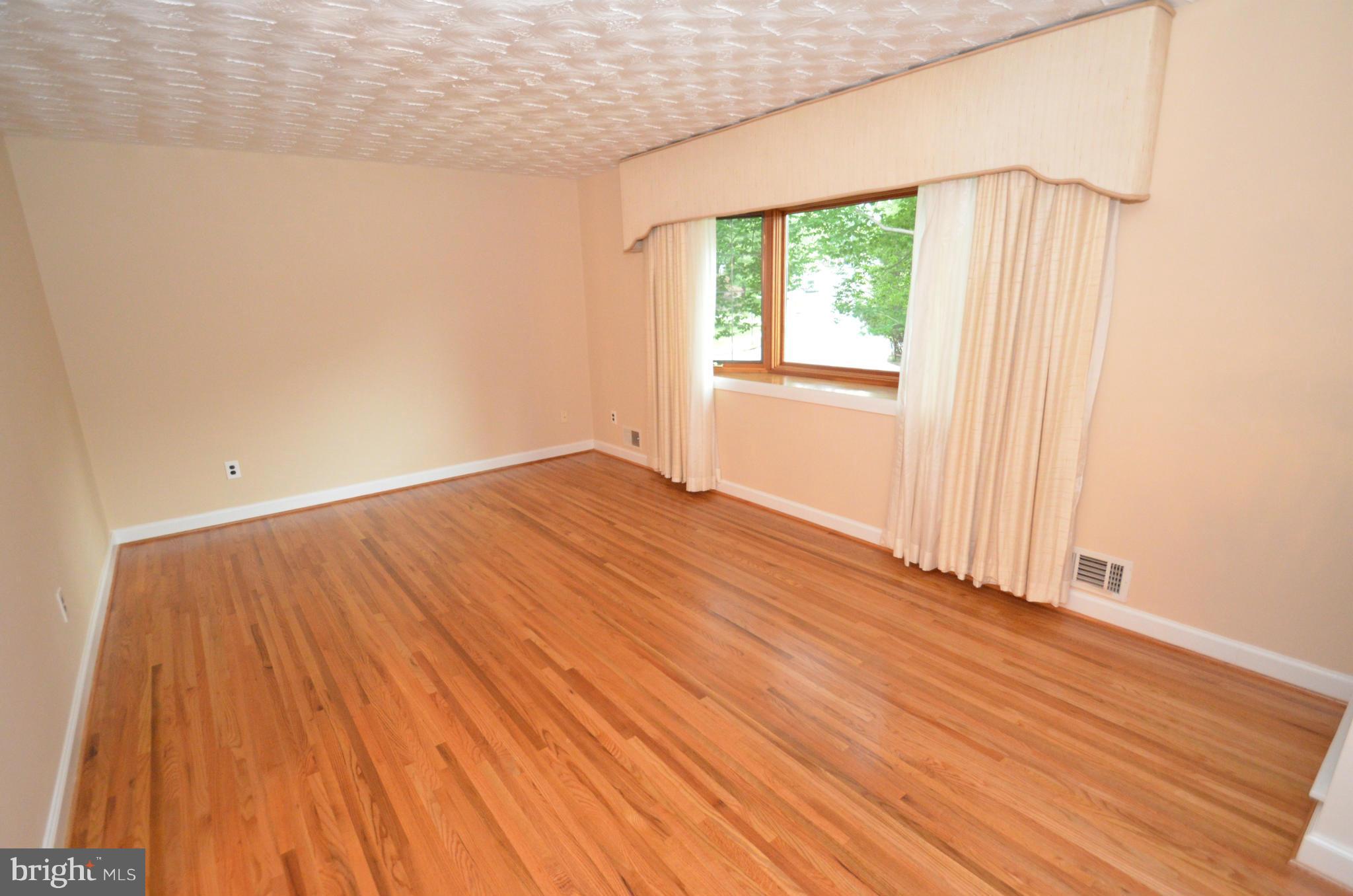 ROLLING VALLEY - Residential Lease