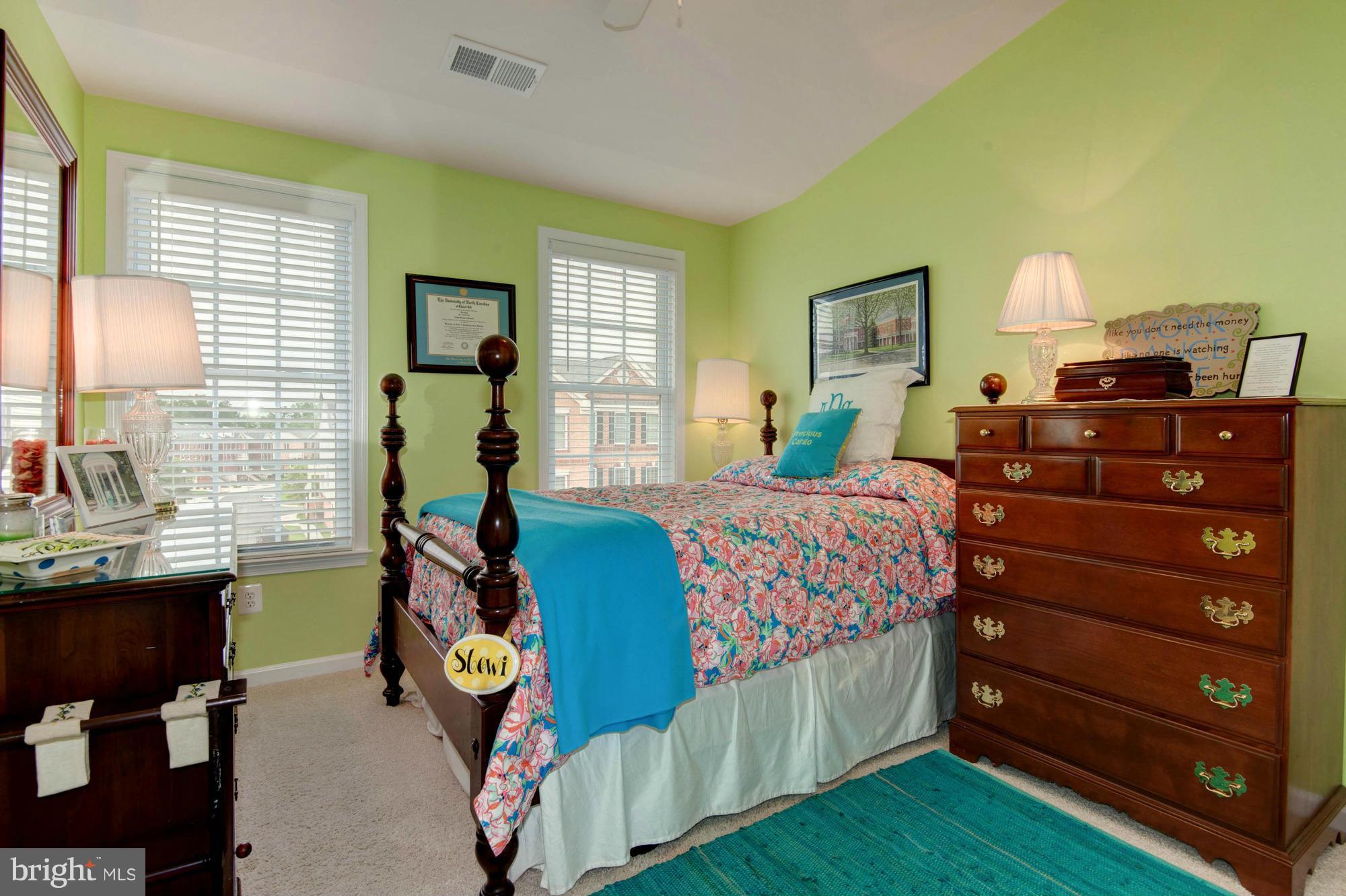 SOUTH RIDING - Residential