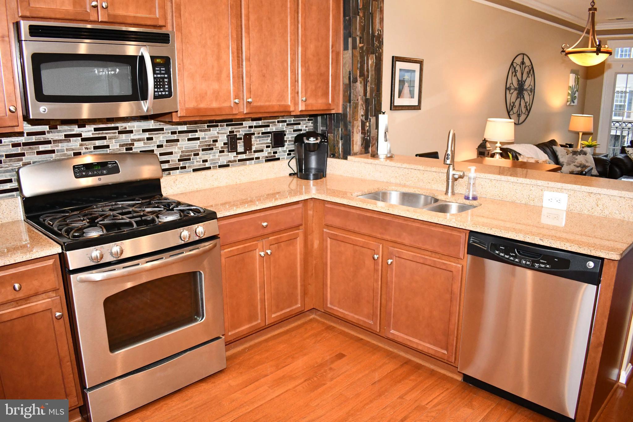 POWELLS RUN VILLAGE COND - Residential