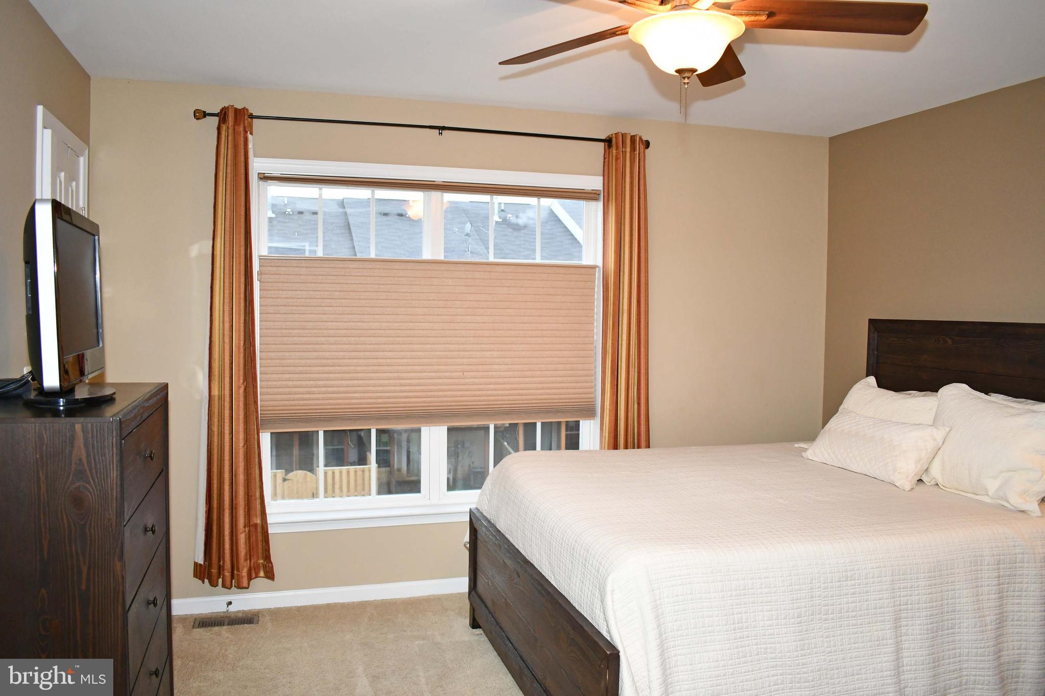 POWELLS RUN VILLAGE COND - Residential