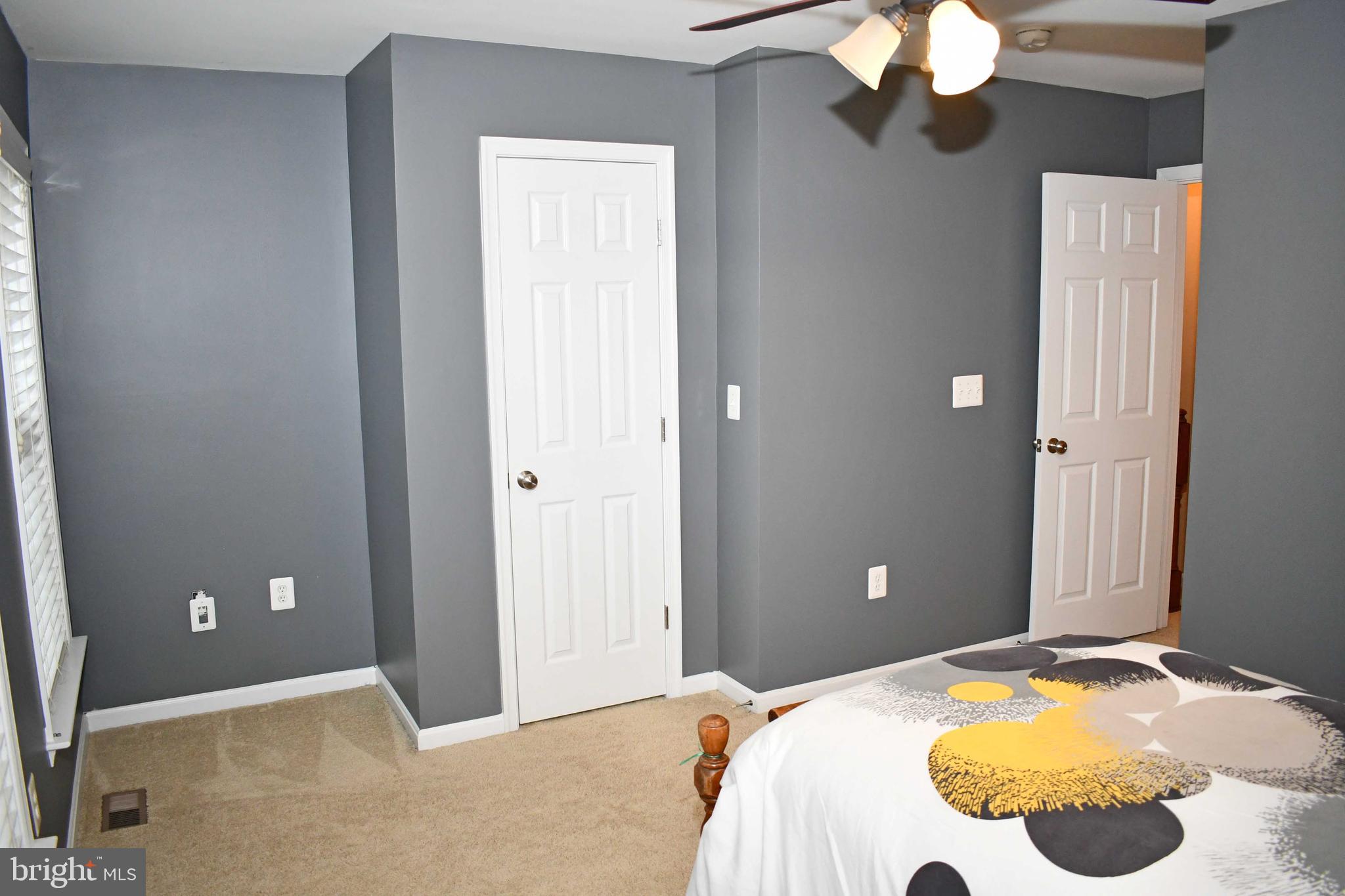 POWELLS RUN VILLAGE COND - Residential