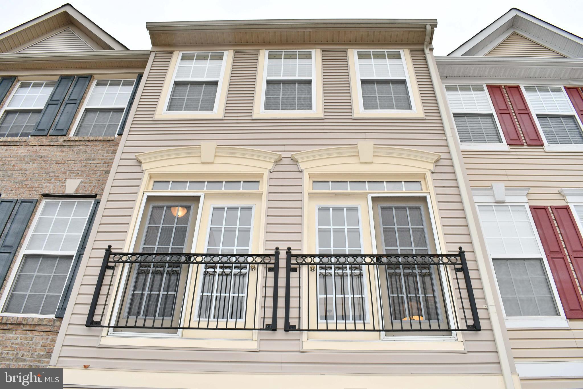 POWELLS RUN VILLAGE COND - Residential