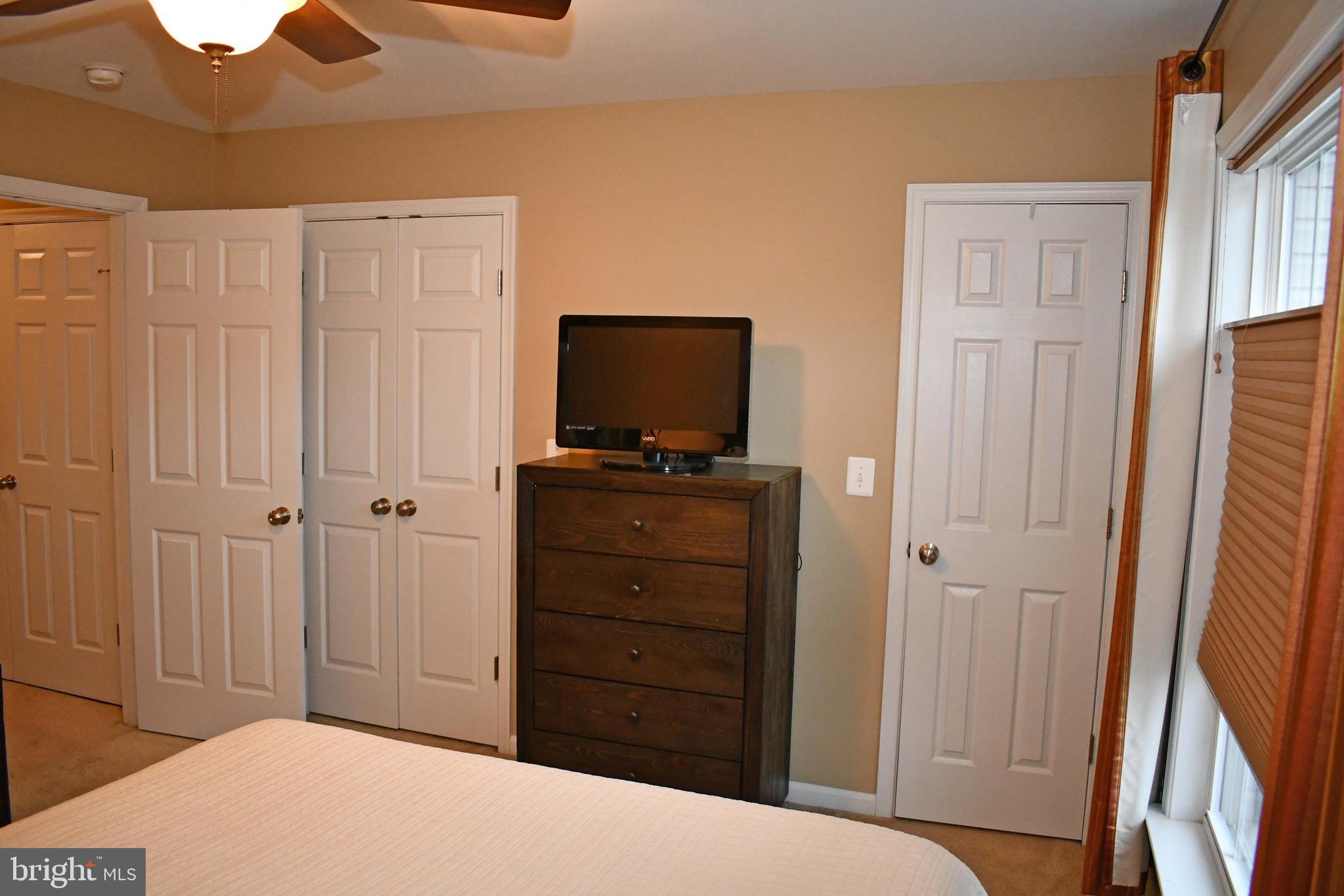 POWELLS RUN VILLAGE COND - Residential