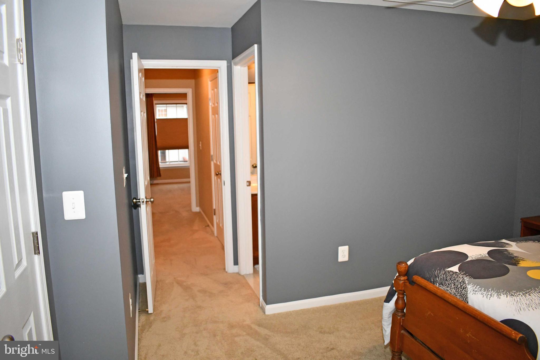 POWELLS RUN VILLAGE COND - Residential