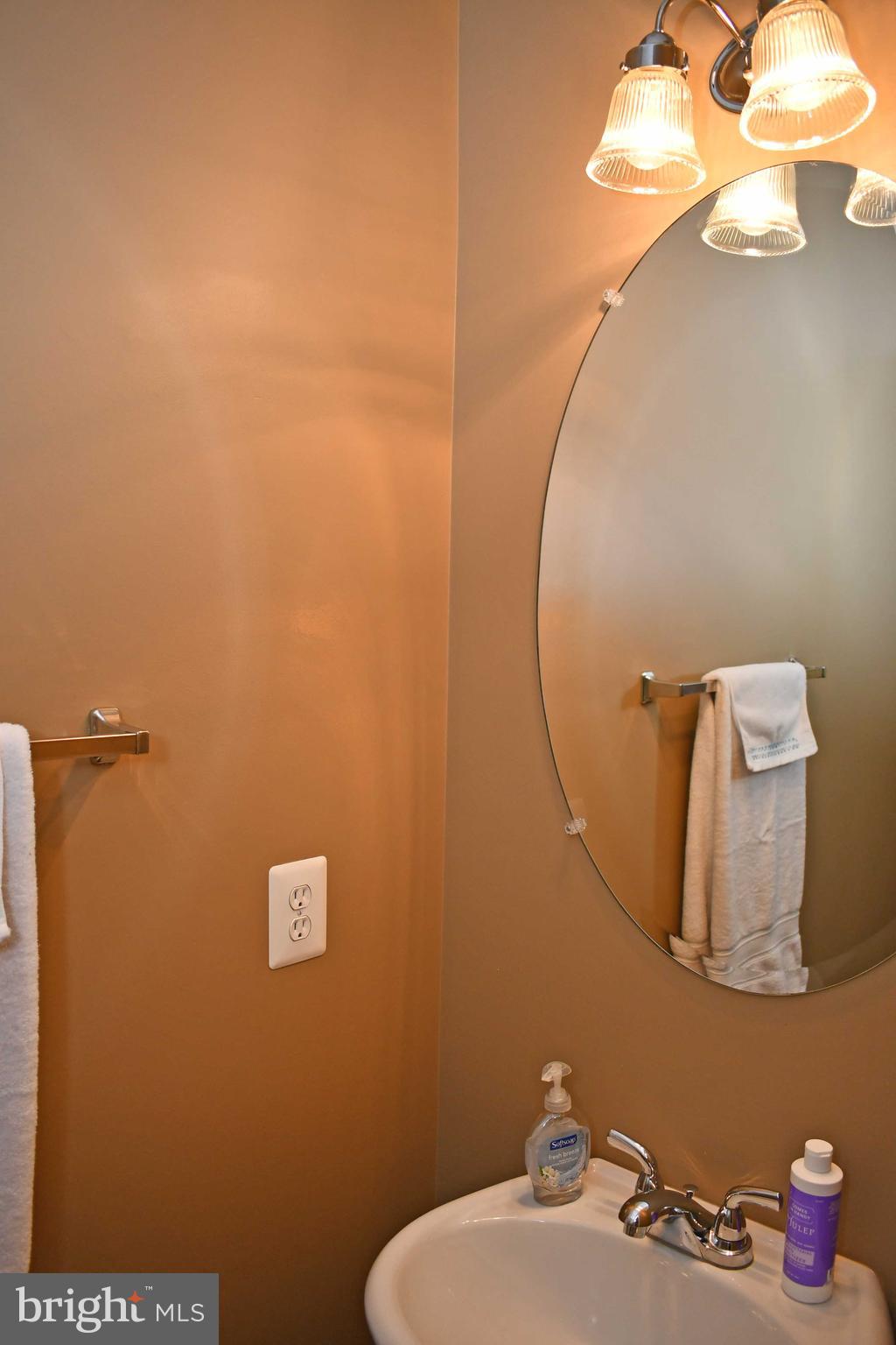 POWELLS RUN VILLAGE COND - Residential