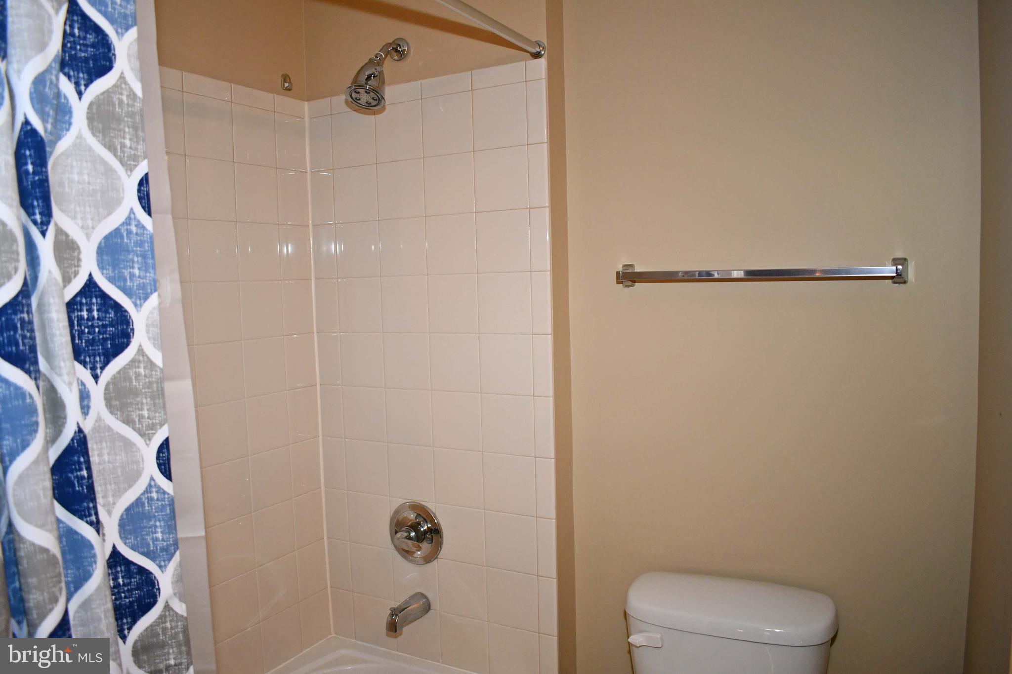 POWELLS RUN VILLAGE COND - Residential