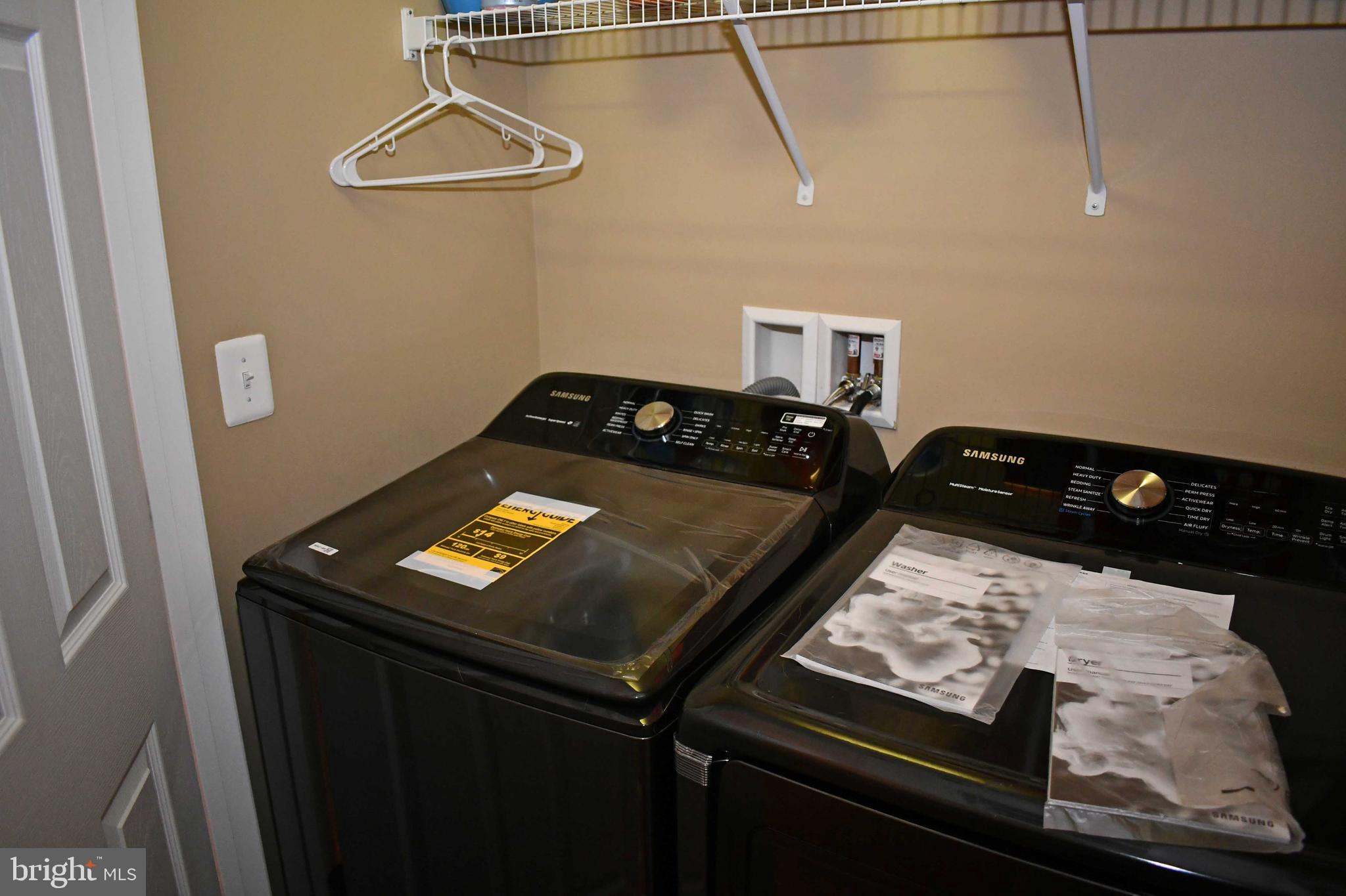 POWELLS RUN VILLAGE COND - Residential