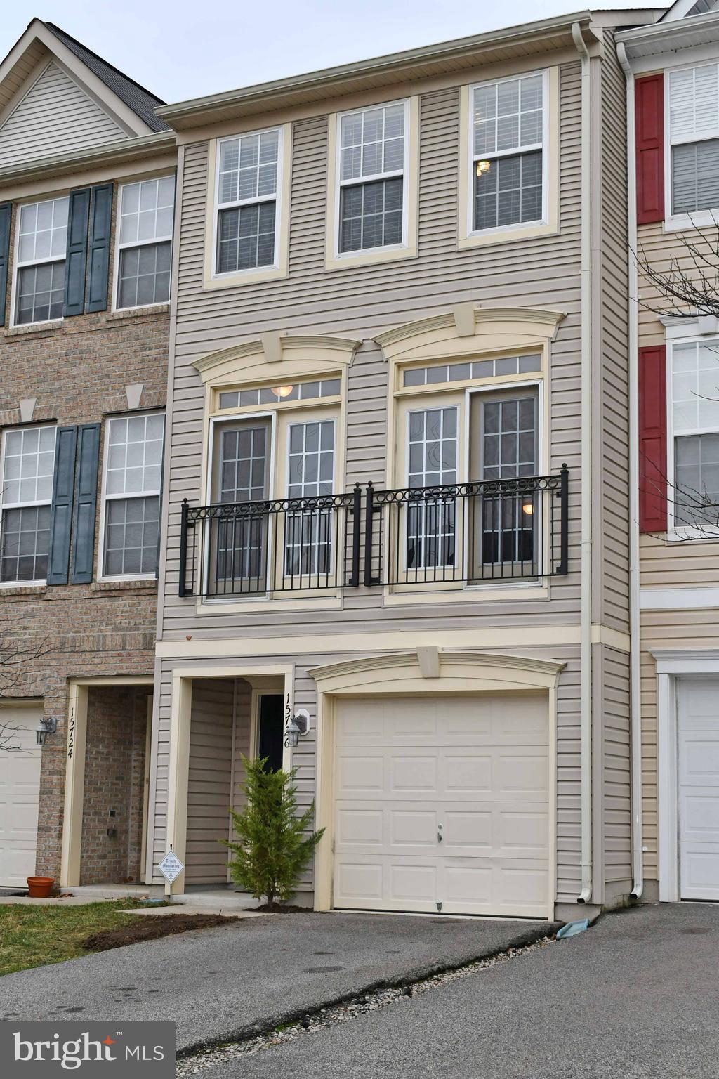 POWELLS RUN VILLAGE COND - Residential