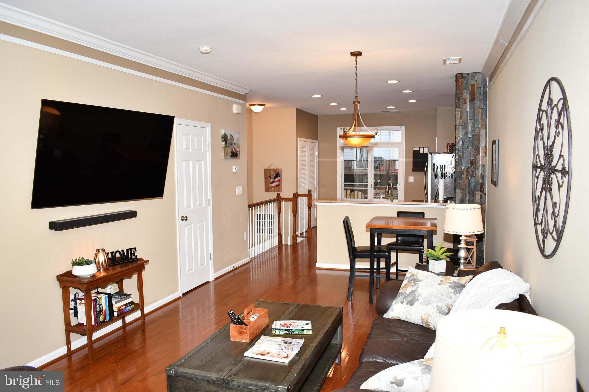 POWELLS RUN VILLAGE COND - Residential